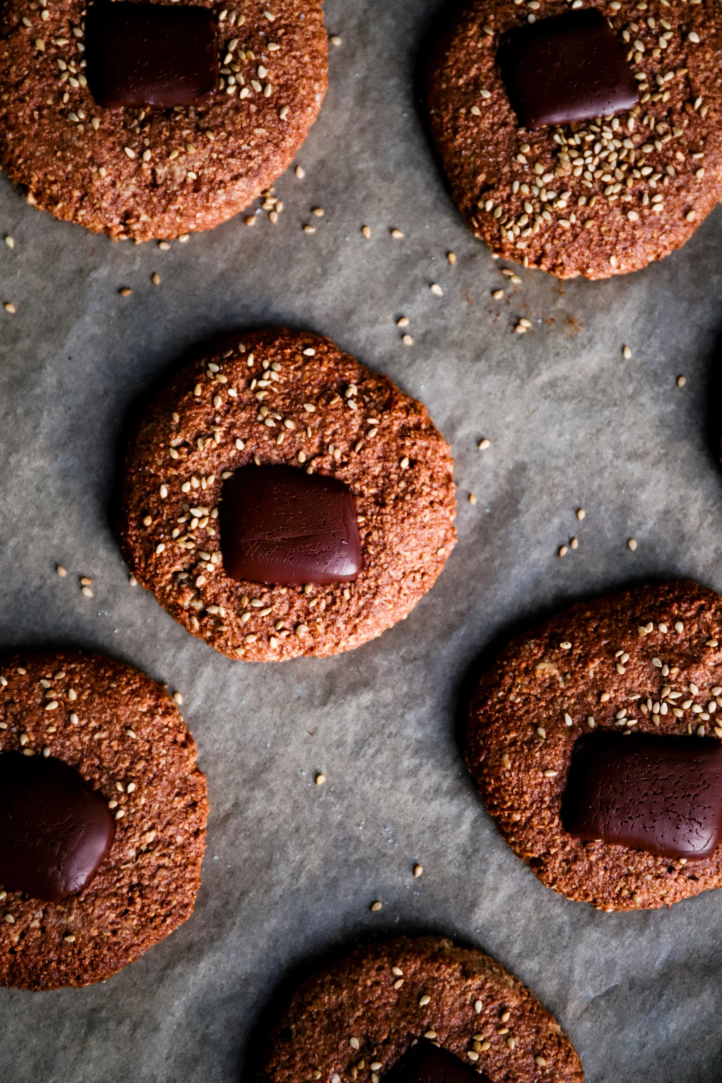 Vegan Tahini, Date &amp; Oat Chocolate Cookies 