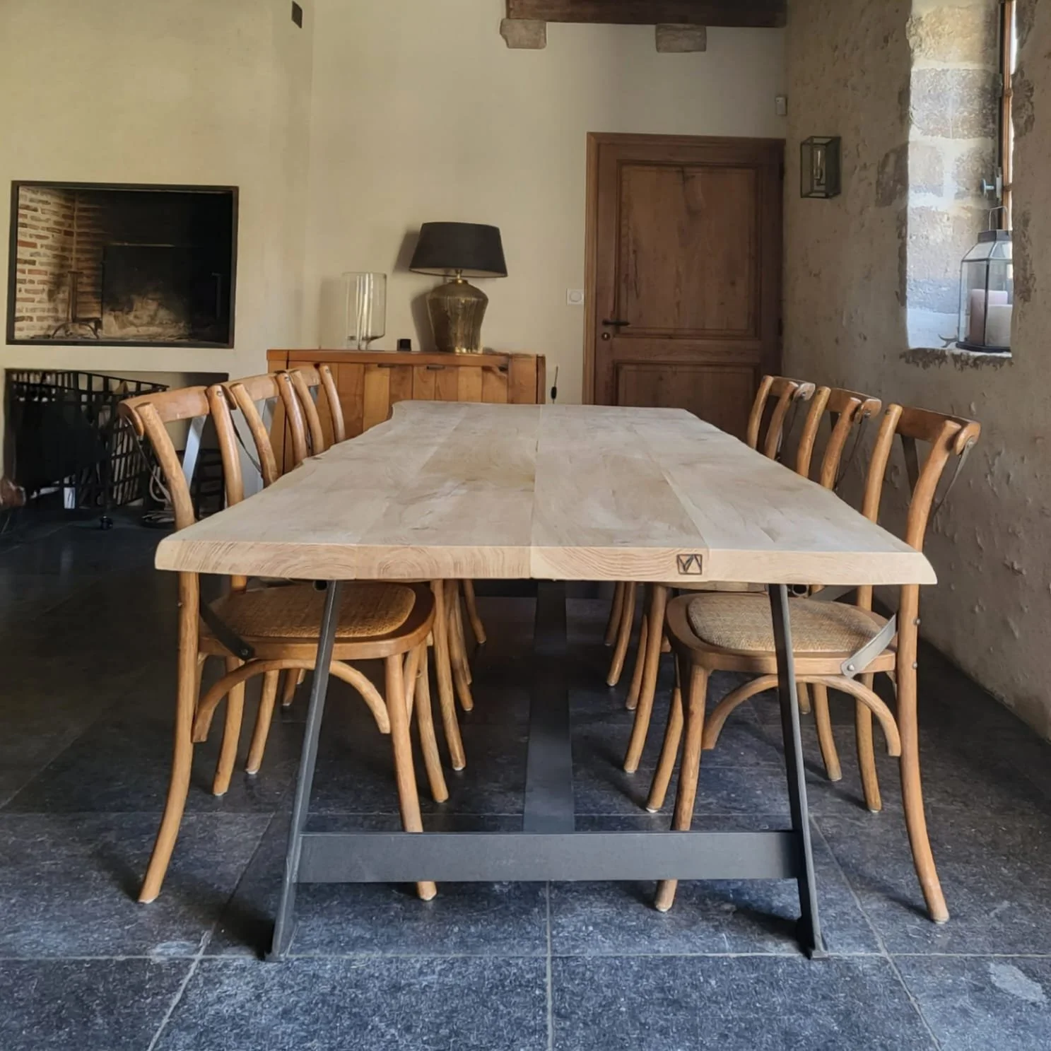 table-arlette-chene-massif-03.jpg
