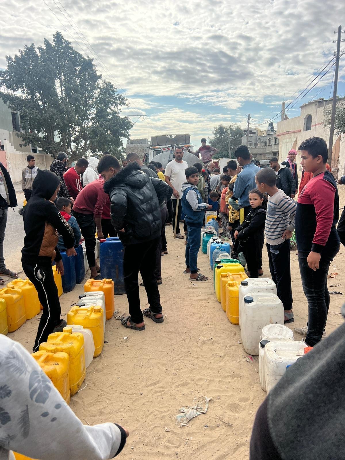 WATER QUEUE.jpeg