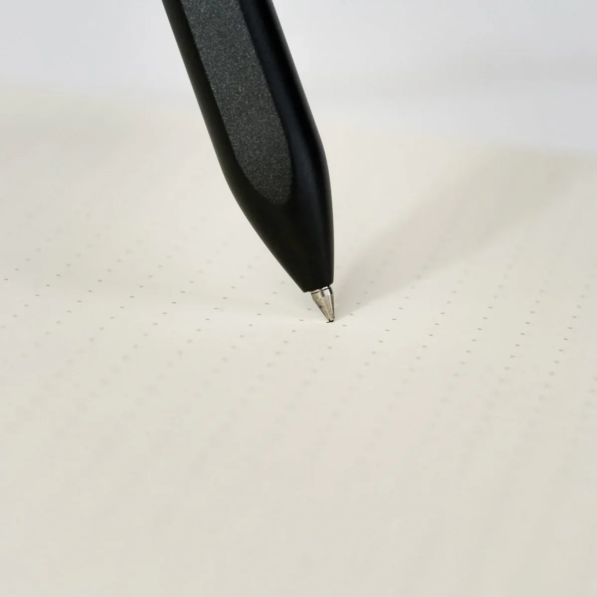 BlackwingPenOptimized-07.webp