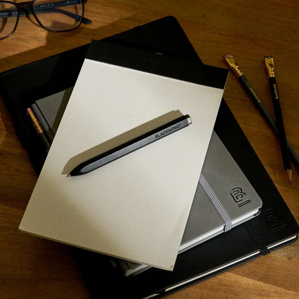 BlackwingPenOptimized-02.webp