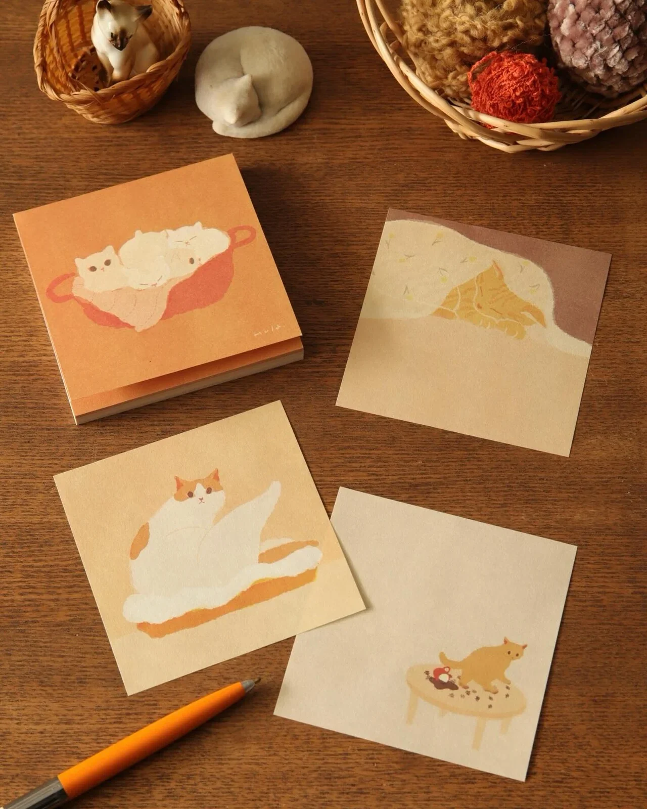 Kitten-and-the-others-memo-pad3.webp