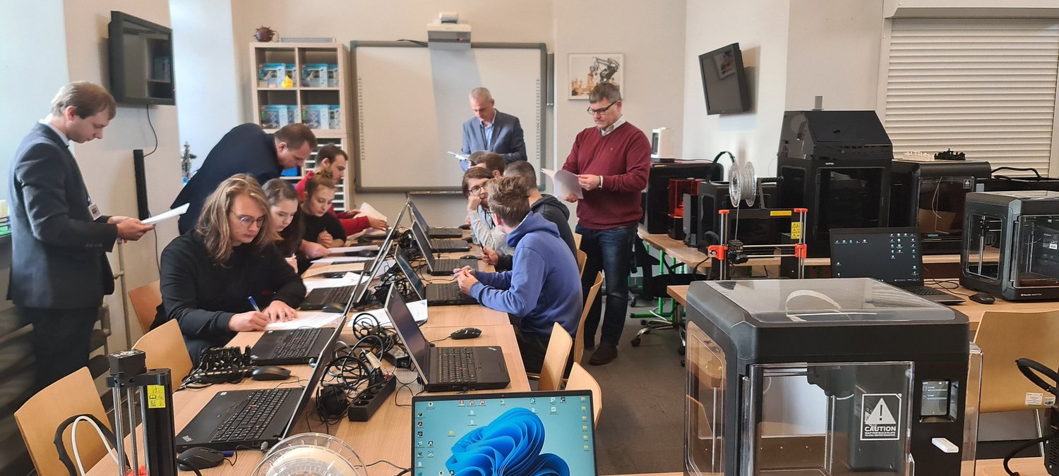 Wałbrzych i Szczecin: walidacja kwalifikacji „Programowanie i obsługiwanie procesu druku 3D”