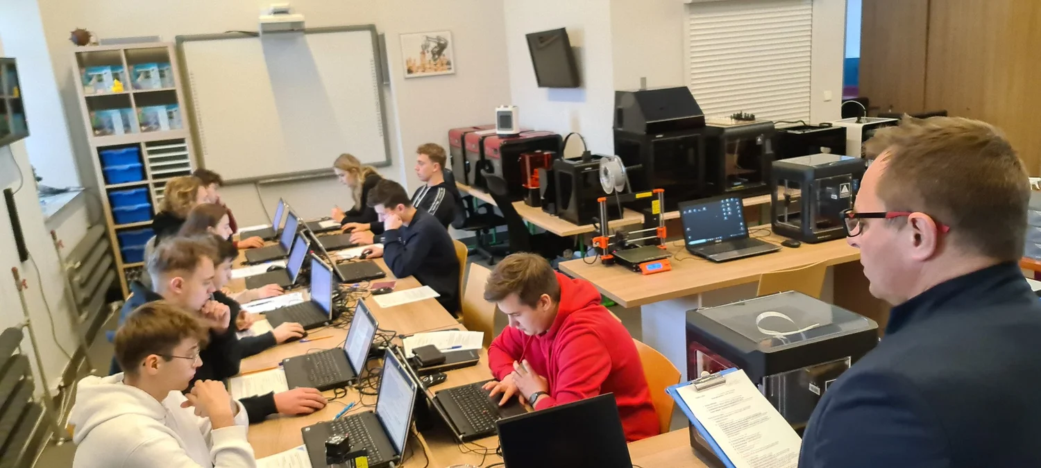 Wałbrzych i Szczecin: walidacja kwalifikacji „Programowanie i obsługiwanie procesu druku 3D”