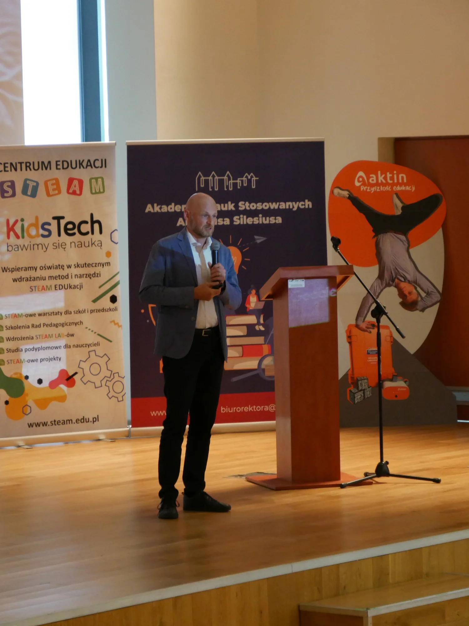 Wałbrzych: II Ogólnopolska Konferencja „Wybieram STEAM EDUkację”