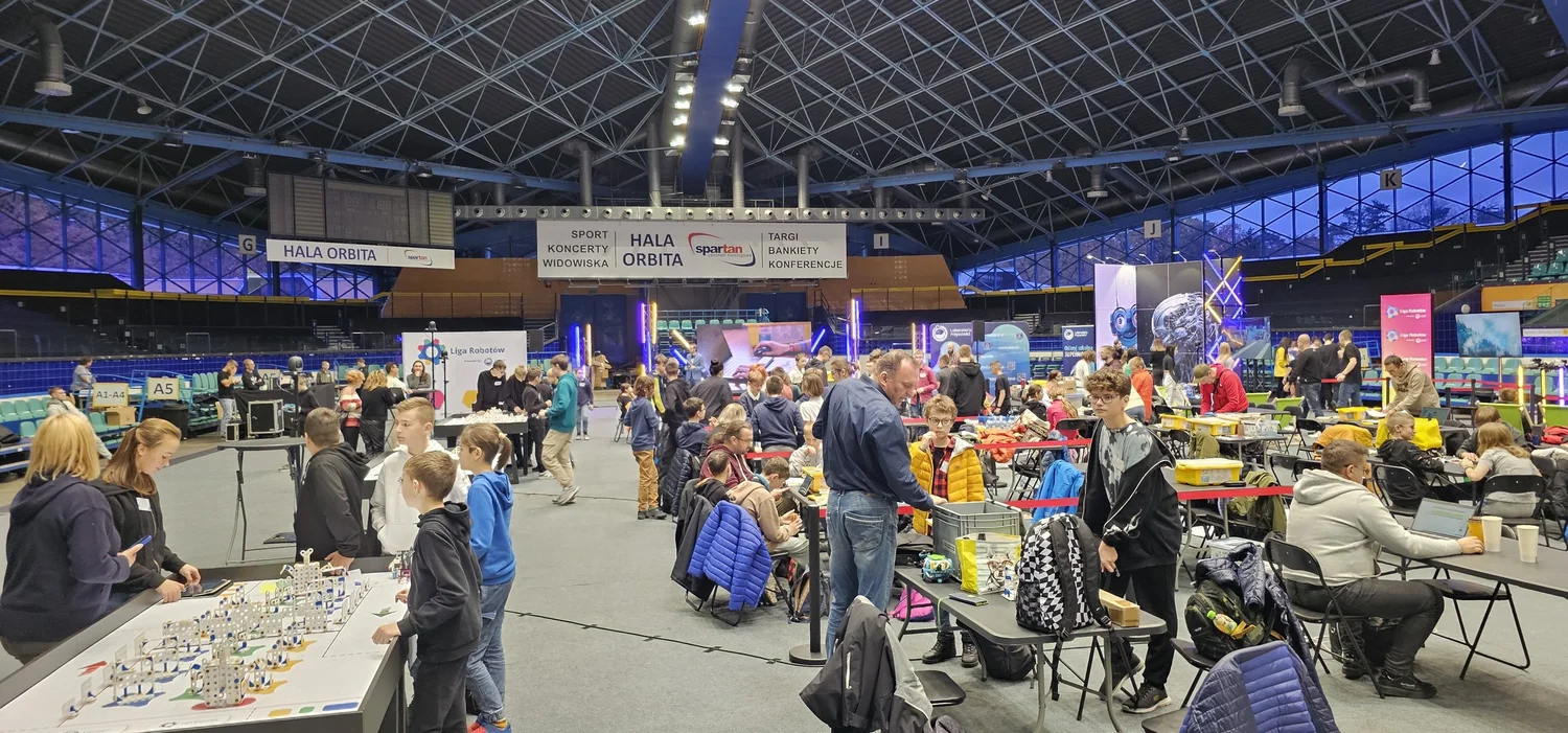 Liga Robotów: sędziujemy ogólnopolski turniej robotyczny