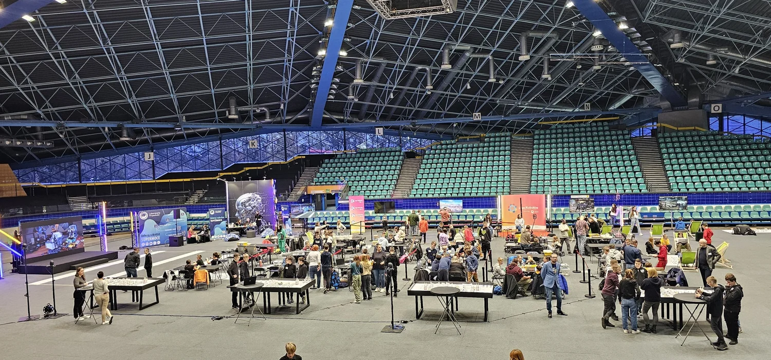 Liga Robotów: sędziujemy ogólnopolski turniej robotyczny