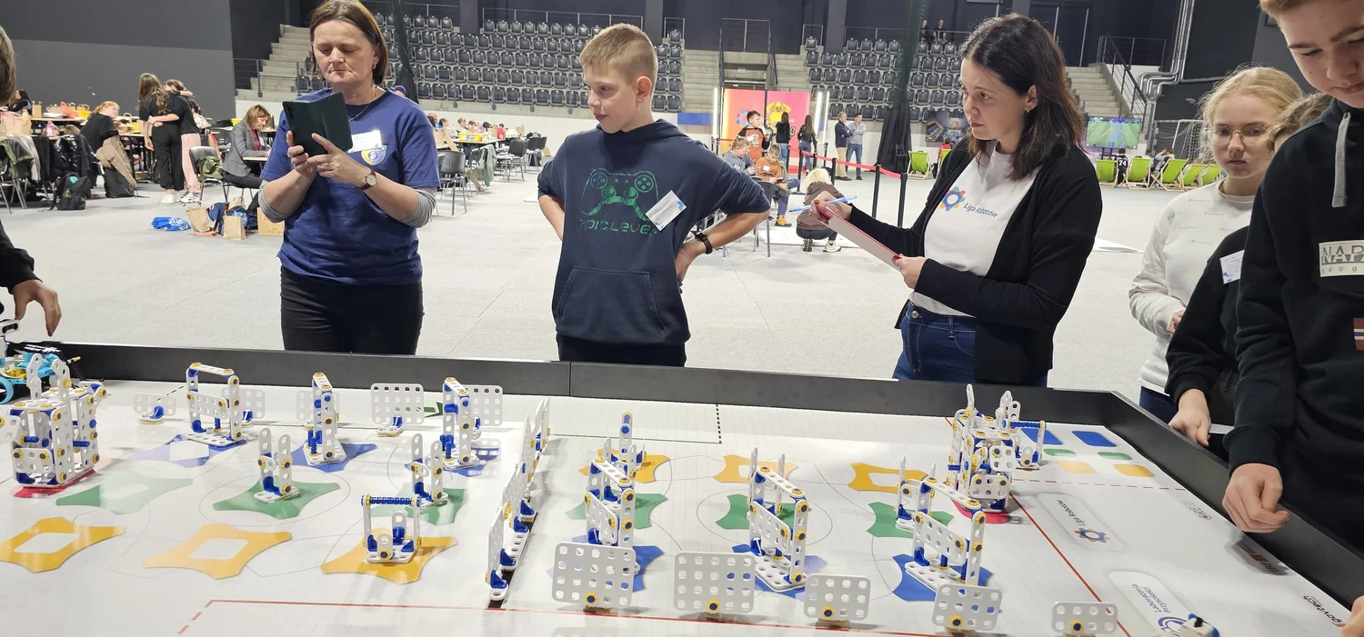 Liga Robotów: sędziujemy ogólnopolski turniej robotyczny