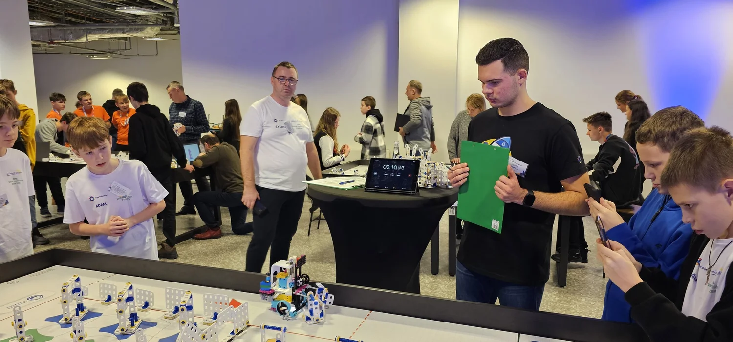 Liga Robotów: sędziujemy ogólnopolski turniej robotyczny