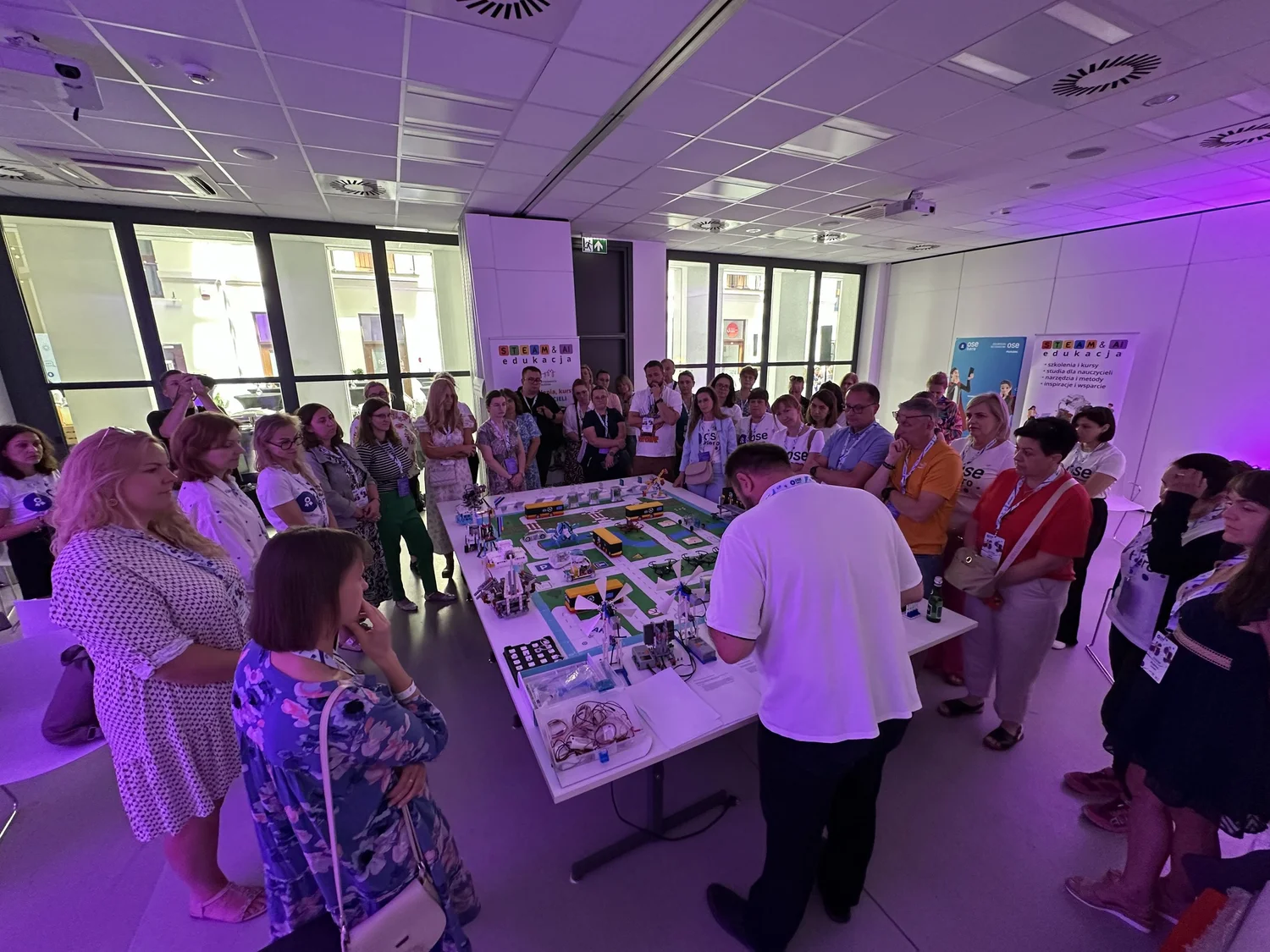 Warszawa: warsztaty „Atak na Smart City!” na Zlocie OSEhero 2025
