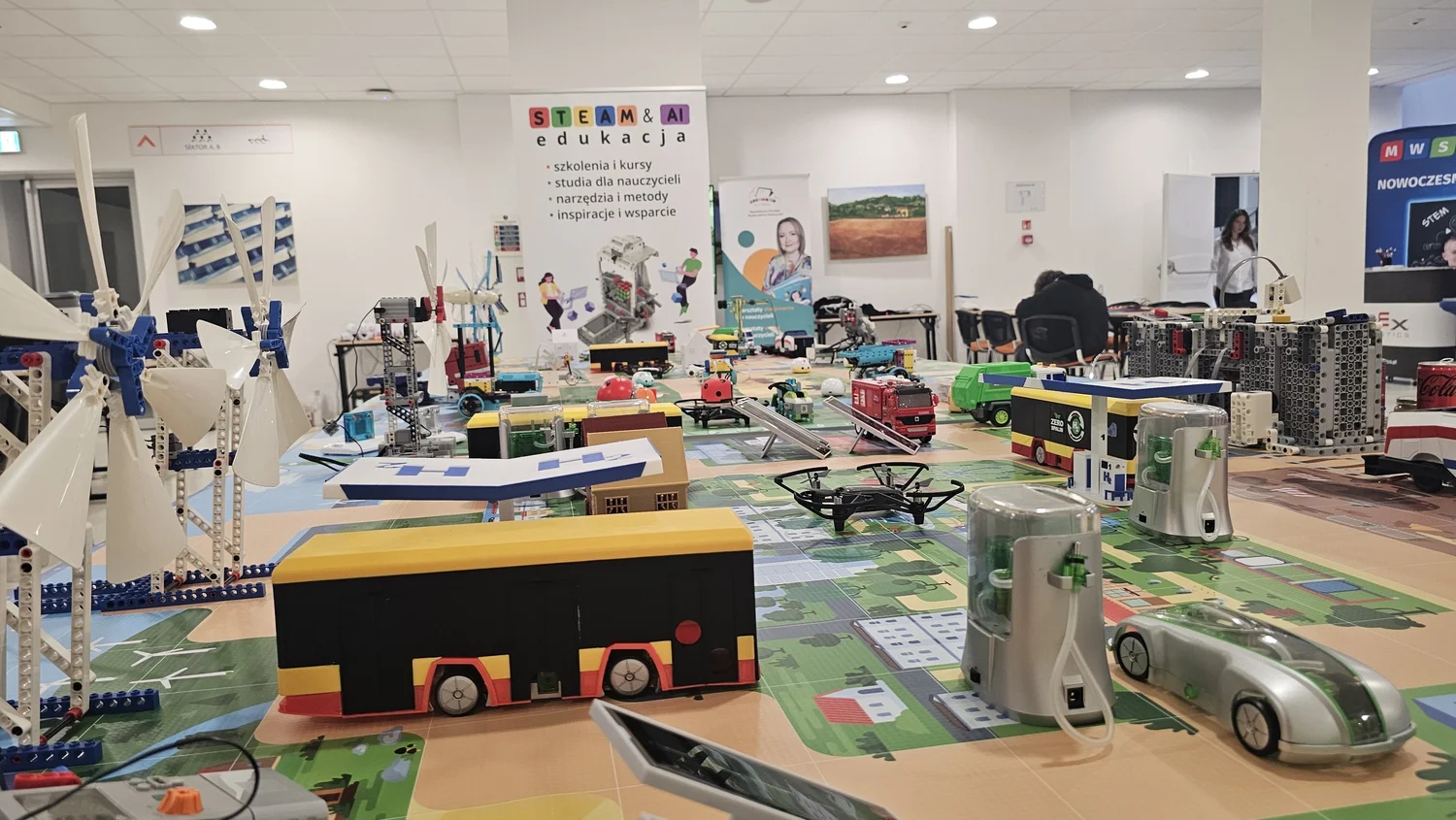 Łódź: stanowisko #EDUSMARTCity na Dniu Cyfrowych Możliwości