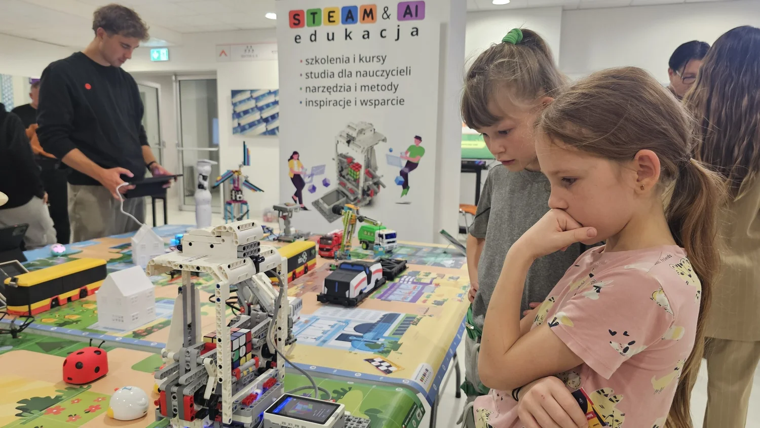 Łódź: stanowisko #EDUSMARTCity na Dniu Cyfrowych Możliwości