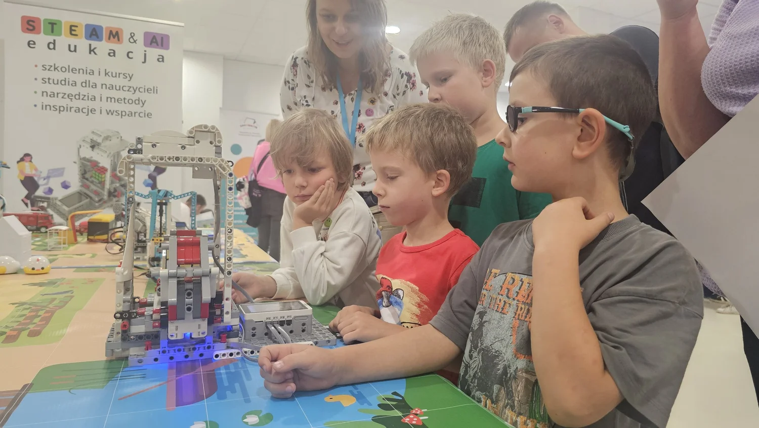 Łódź: stanowisko #EDUSMARTCity na Dniu Cyfrowych Możliwości