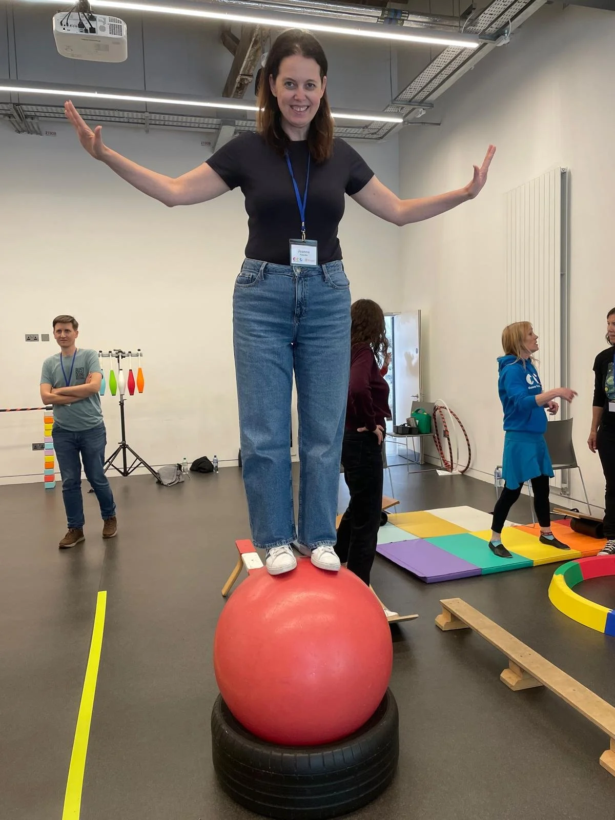 Galway: szkolenie Erasmus+ „Engaging Young Learners in STEM Through Circus and Creative Arts”
