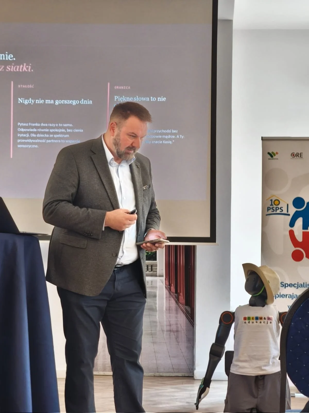 Wałbrzych: embodied AI na konferencji SCWEW o edukacji włączającej