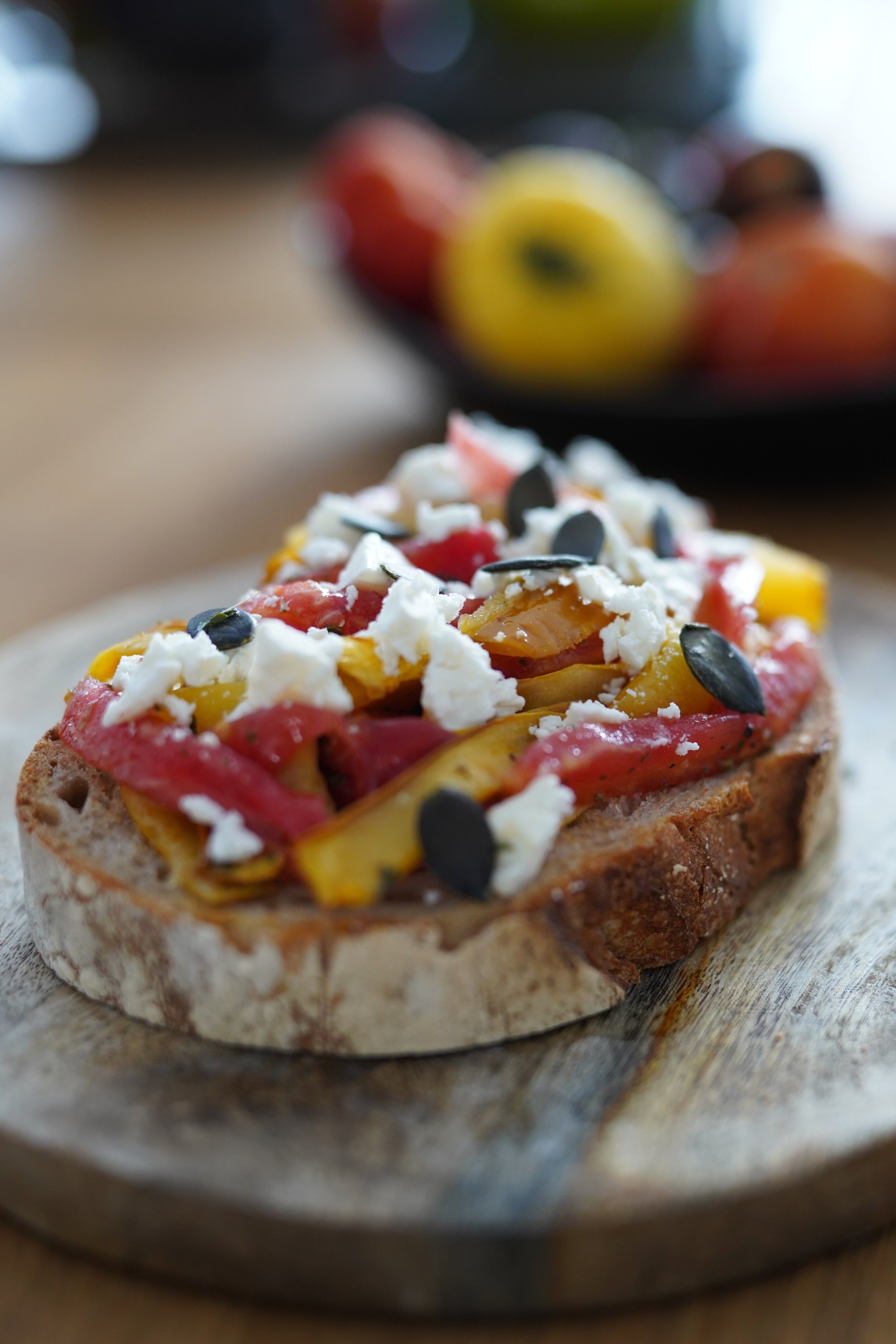 Tartine aux tagliatelles de courgettes et tomates 