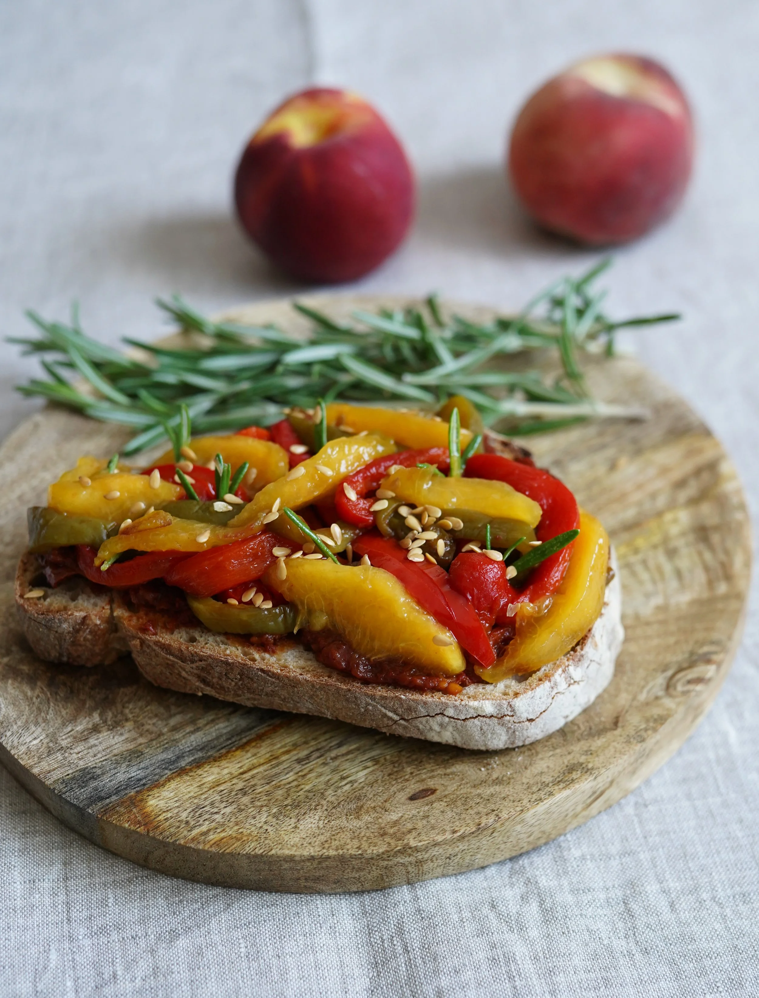 Tartine poivrons pêches  