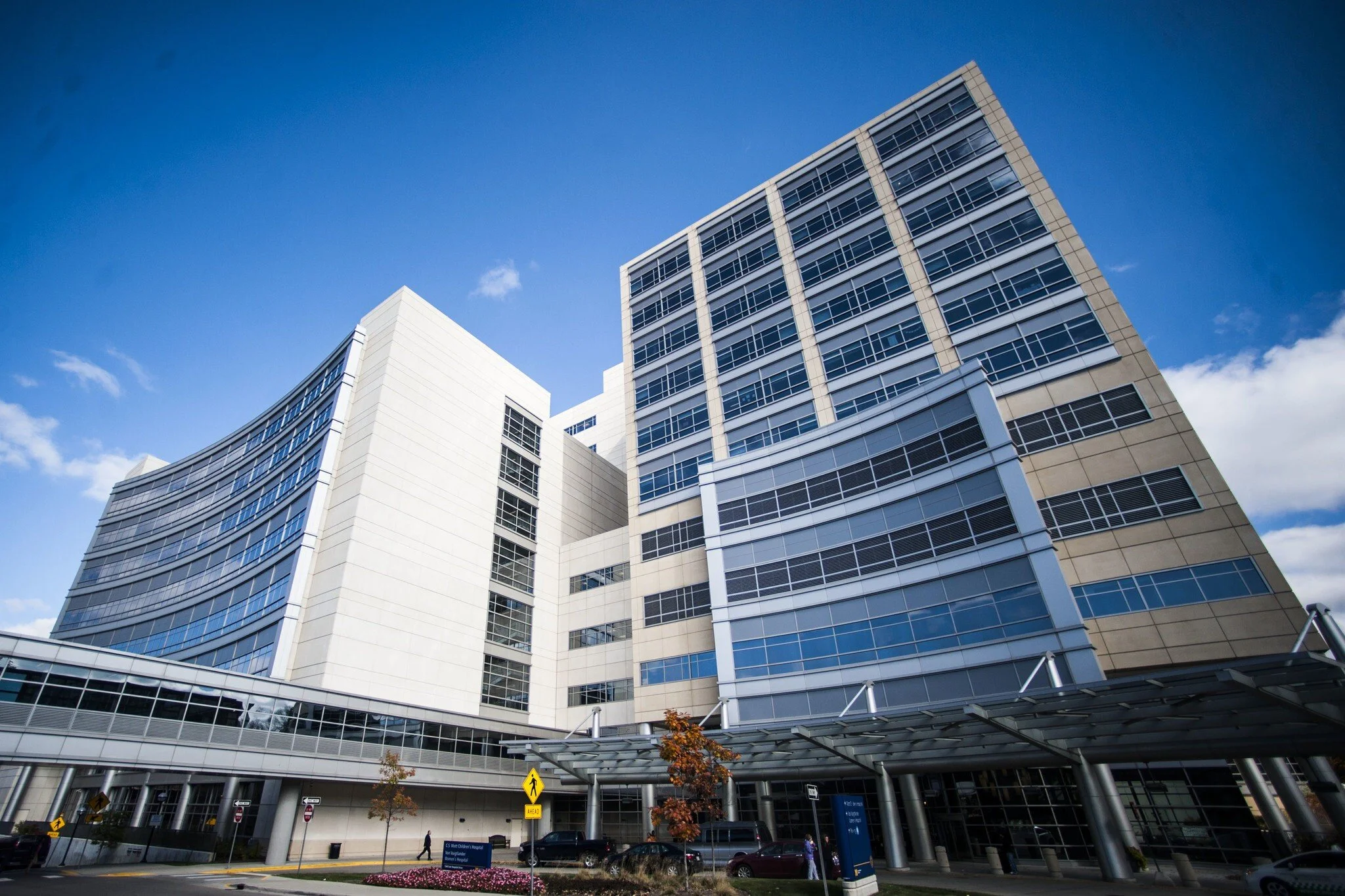 Daytime photo in Ann Arbor, Michigan of Mott Children's Hospital at the University of Michigan
