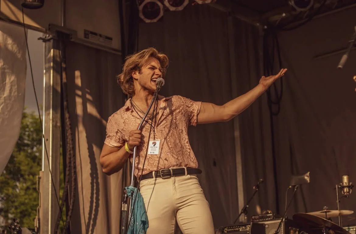 Damian Mills • Gazebo Stage