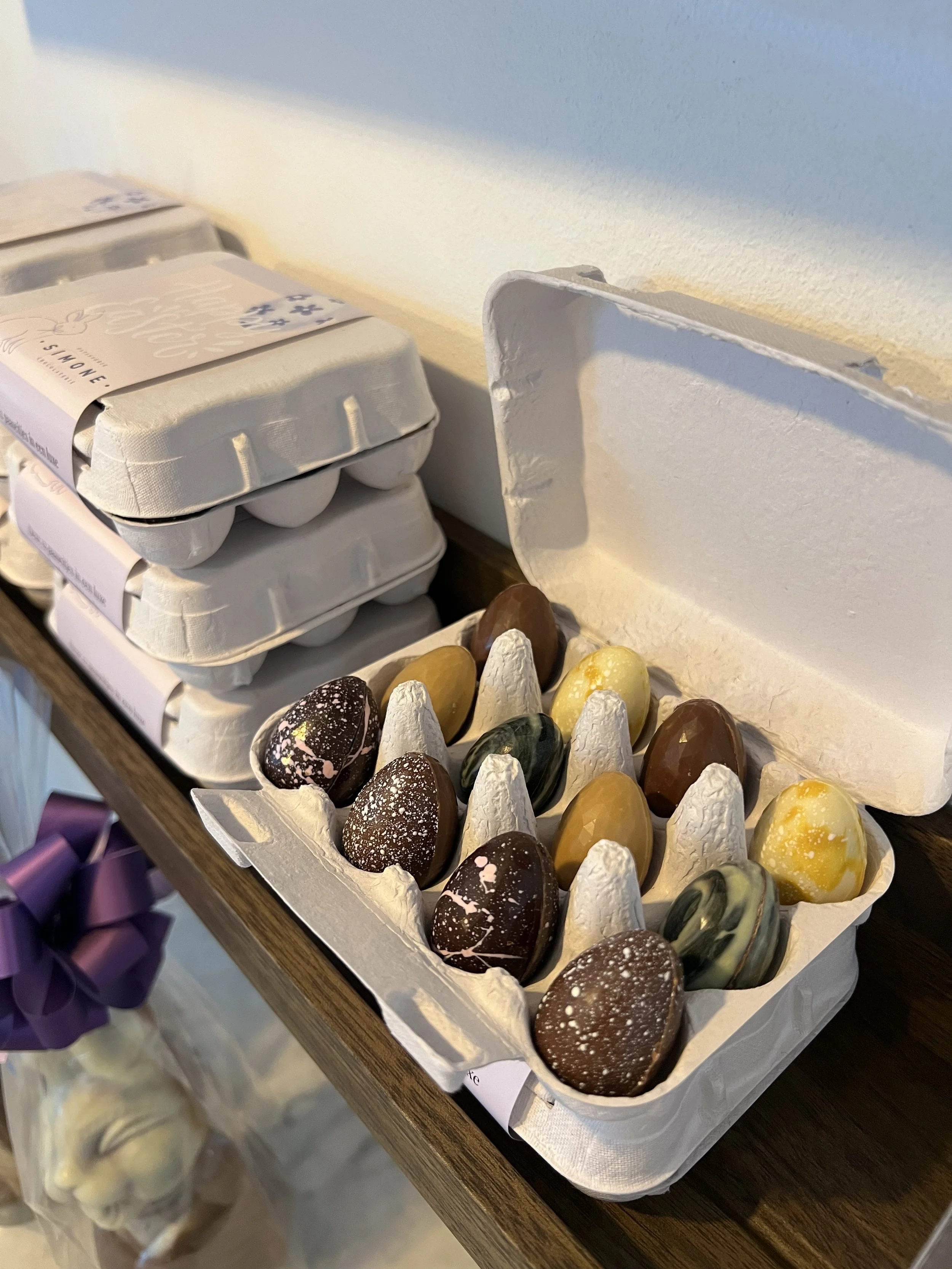 Handgemaakte chocolade paaseitjes