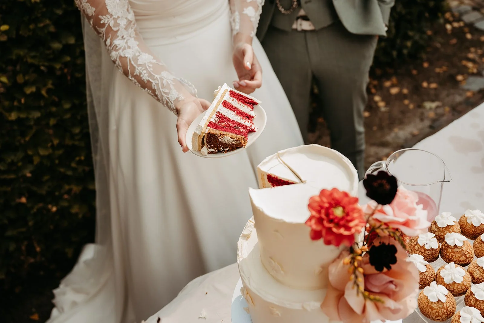 Redvelvet, witte chocolade, aardbei yuzu, Bastogne bodem