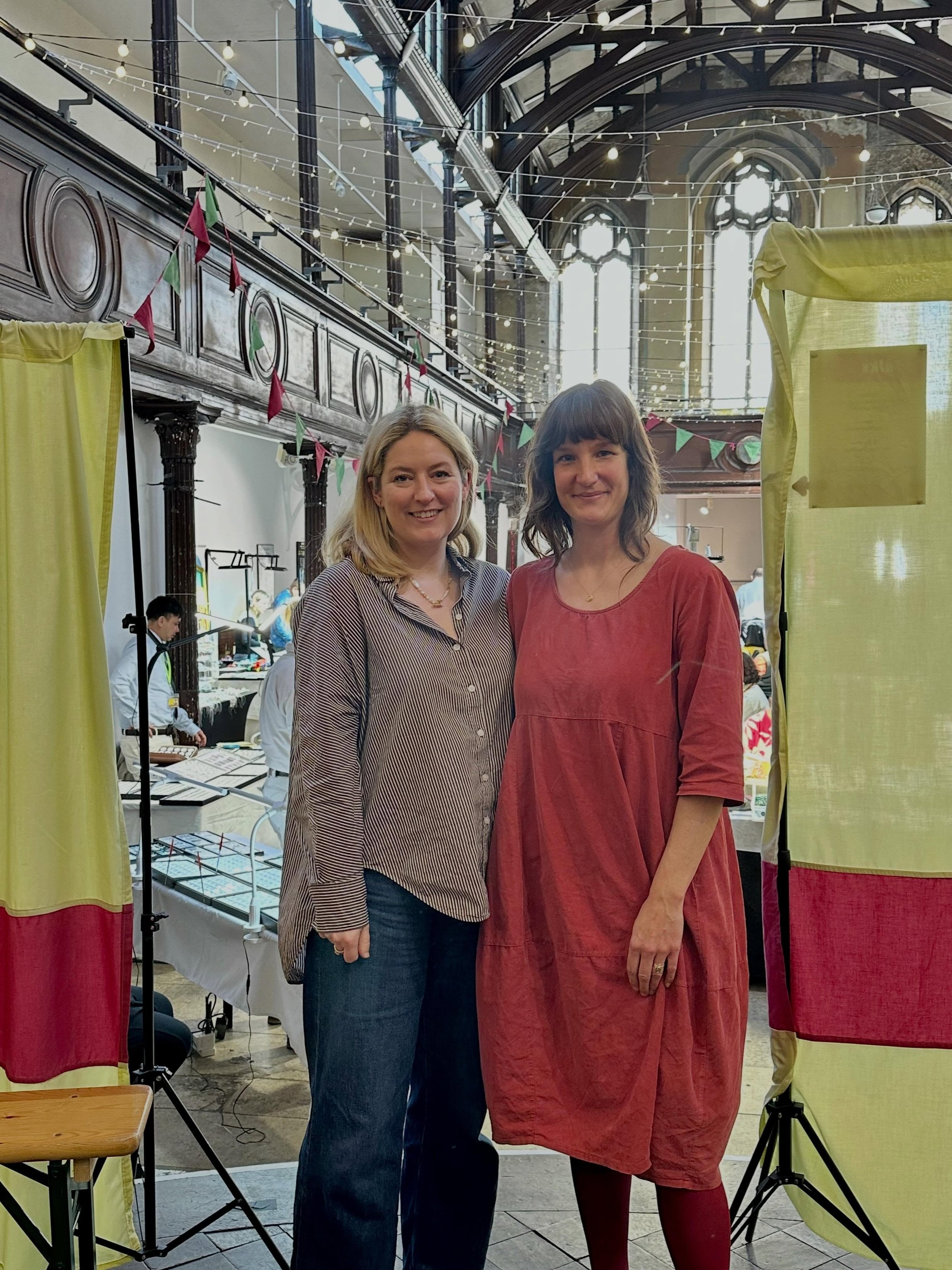 What a fun afternoon out at @getstonedfair 💎 

Lunch in The Lanes with @baroquerocks and @shoesailor, and then on the show where I did a talk on balancing creativity and commerciality with Emma Madden of @shimell_madden. I also won &pound;25 in a ga