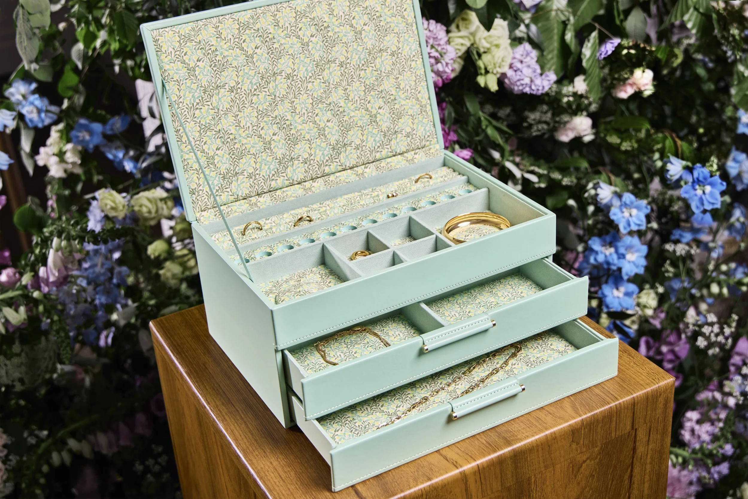  WOLF x Fiona Howard Sophia jewellery box with drawers in Jade. 