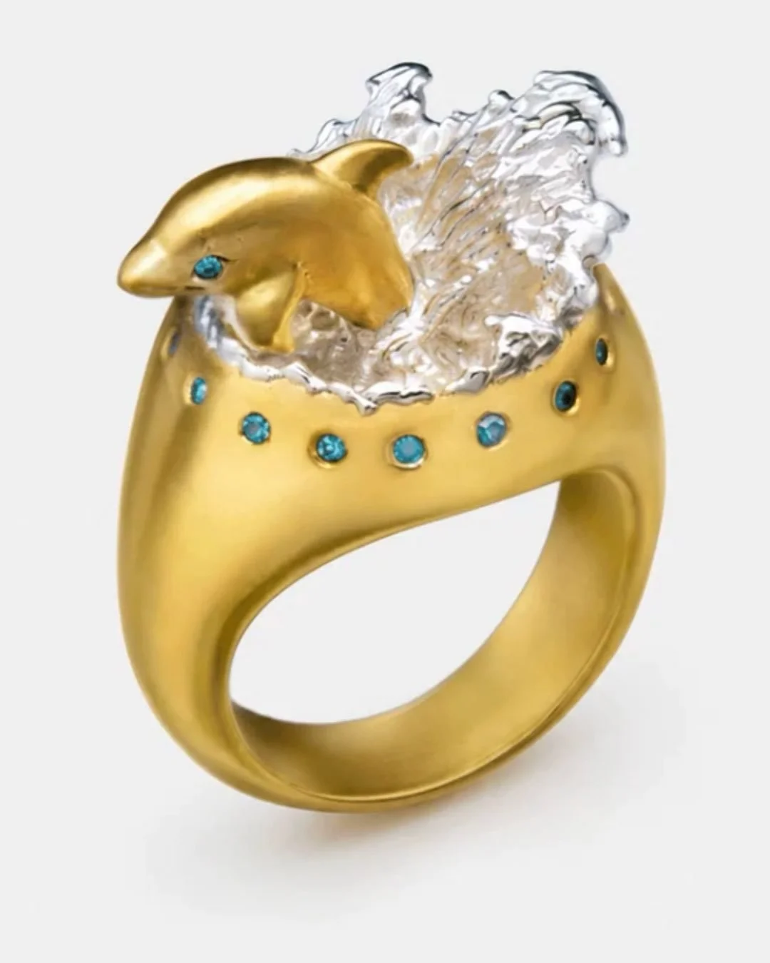 The Shine 2026 exhibition will kick off at the @gsmithscentre this week, running until December 22. 

Shine is a training programme that gives a select group of up-and-coming jewellers and silversmiths access to training, support and visibility - inc