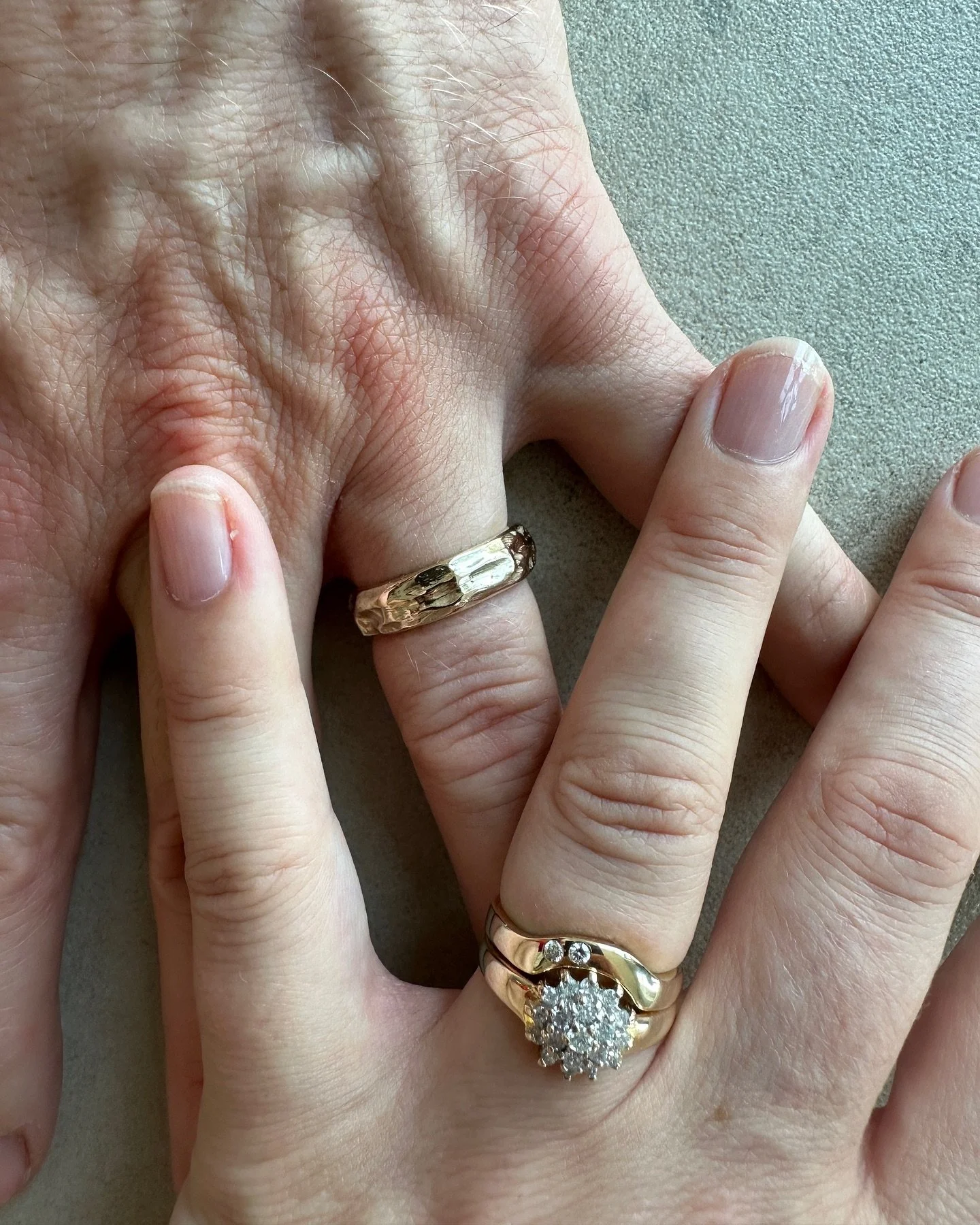 We said yes! A beautiful wedding to celebrate our love. I made the wedding rings myself, of course. Unique and our style. The rings are made from recycled gold. Gold with great sentimental value. My wedding ring fits on my engagement ring, so I can w