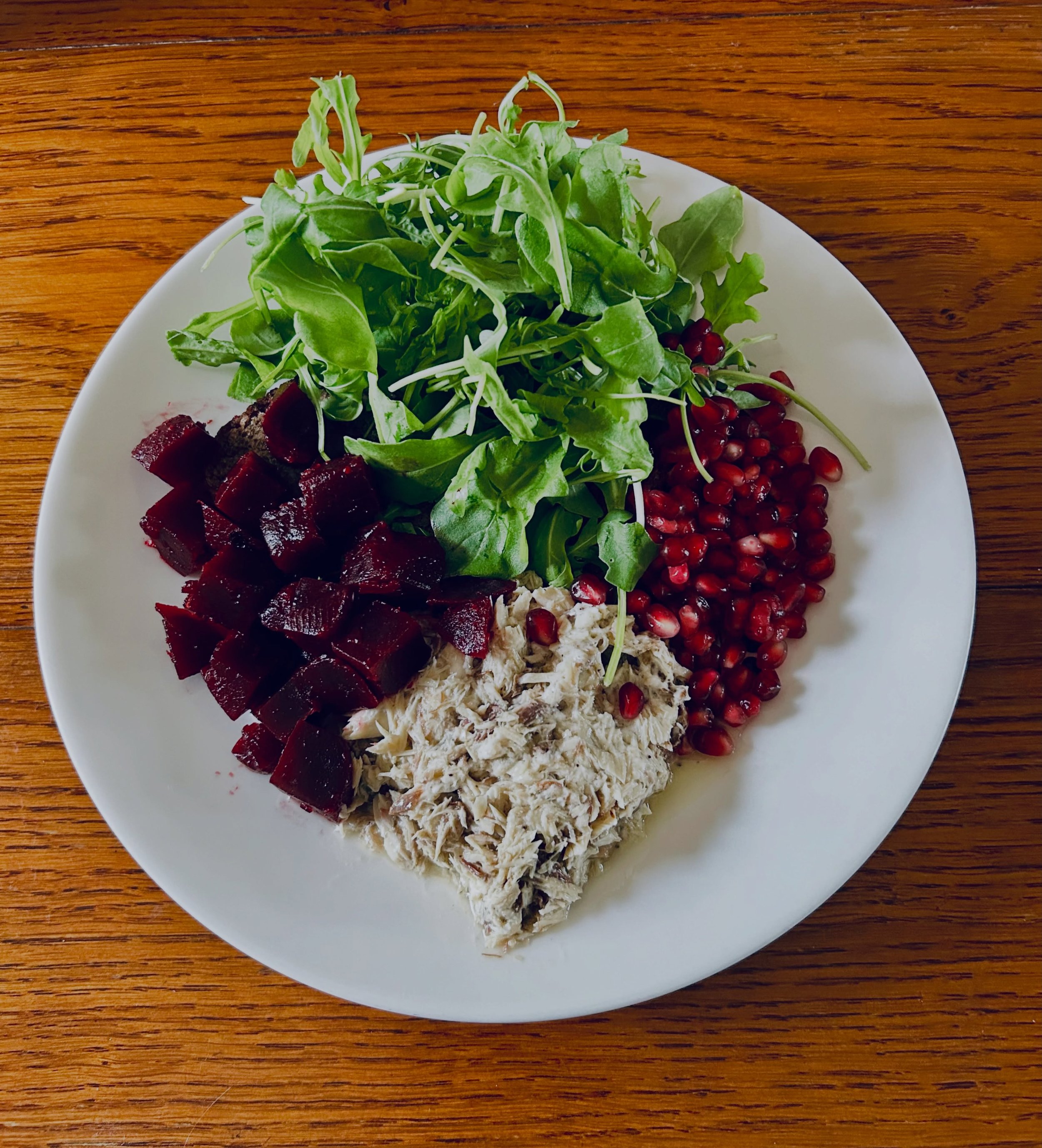 This is my cardio plate.

We build our resilience by eating enough and there is real joy in eating with purpose. I was thinking about a client&rsquo;s heart health as I made my own lunch yesterday - I chose mackerel in olive oil, rocket, pomegranate 