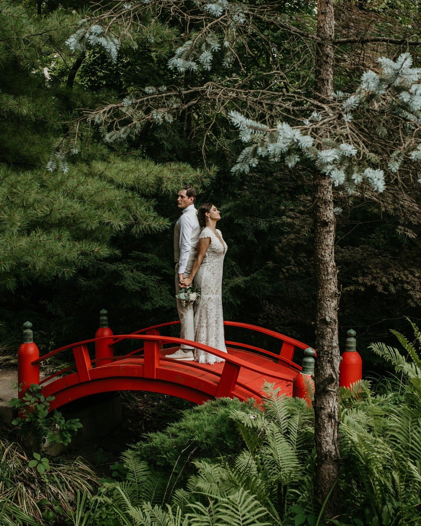 Happy Wedding Wednesday, lovebirds! 💍✨ Let's talk wedding photoshoots - the magical moments where love and art collide! 📸 Whether you're posing amidst lush landscapes or embracing urban elegance, capturing your special day is an art form in itself.