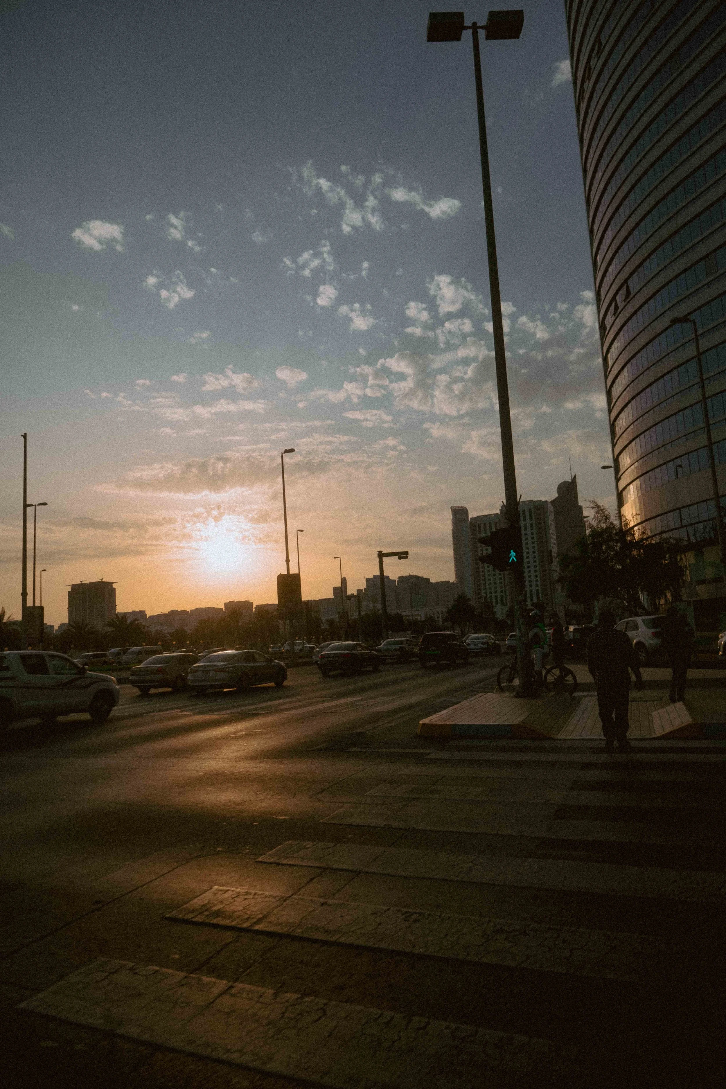 EMICWORKS_STREETPHOTOGRAPHY_ABUDHABI2.jpg