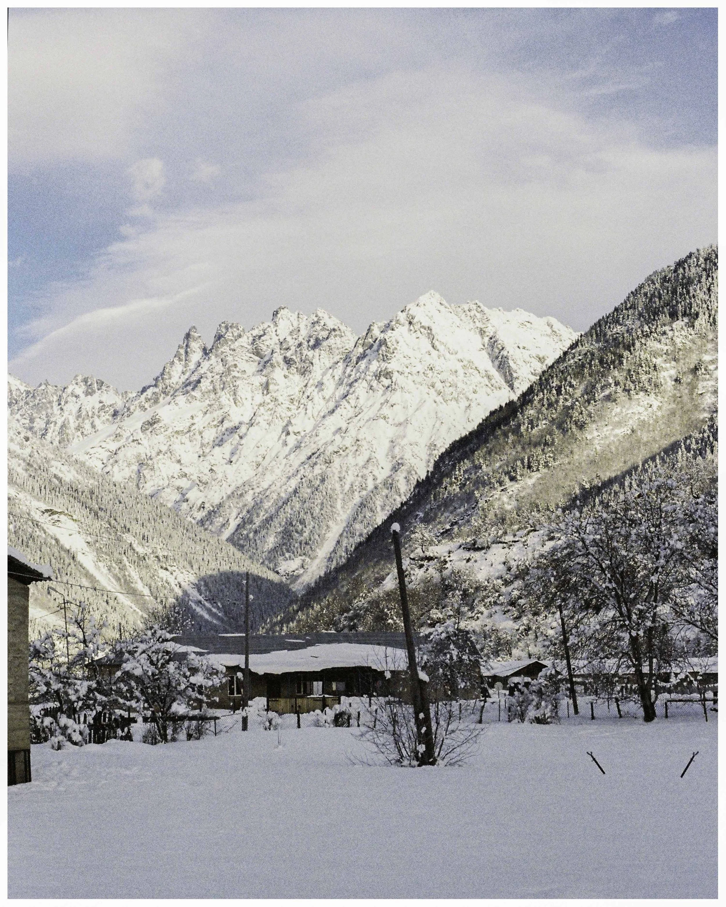 022025_EMICWORKS_FILM_MESTIA_2.jpg