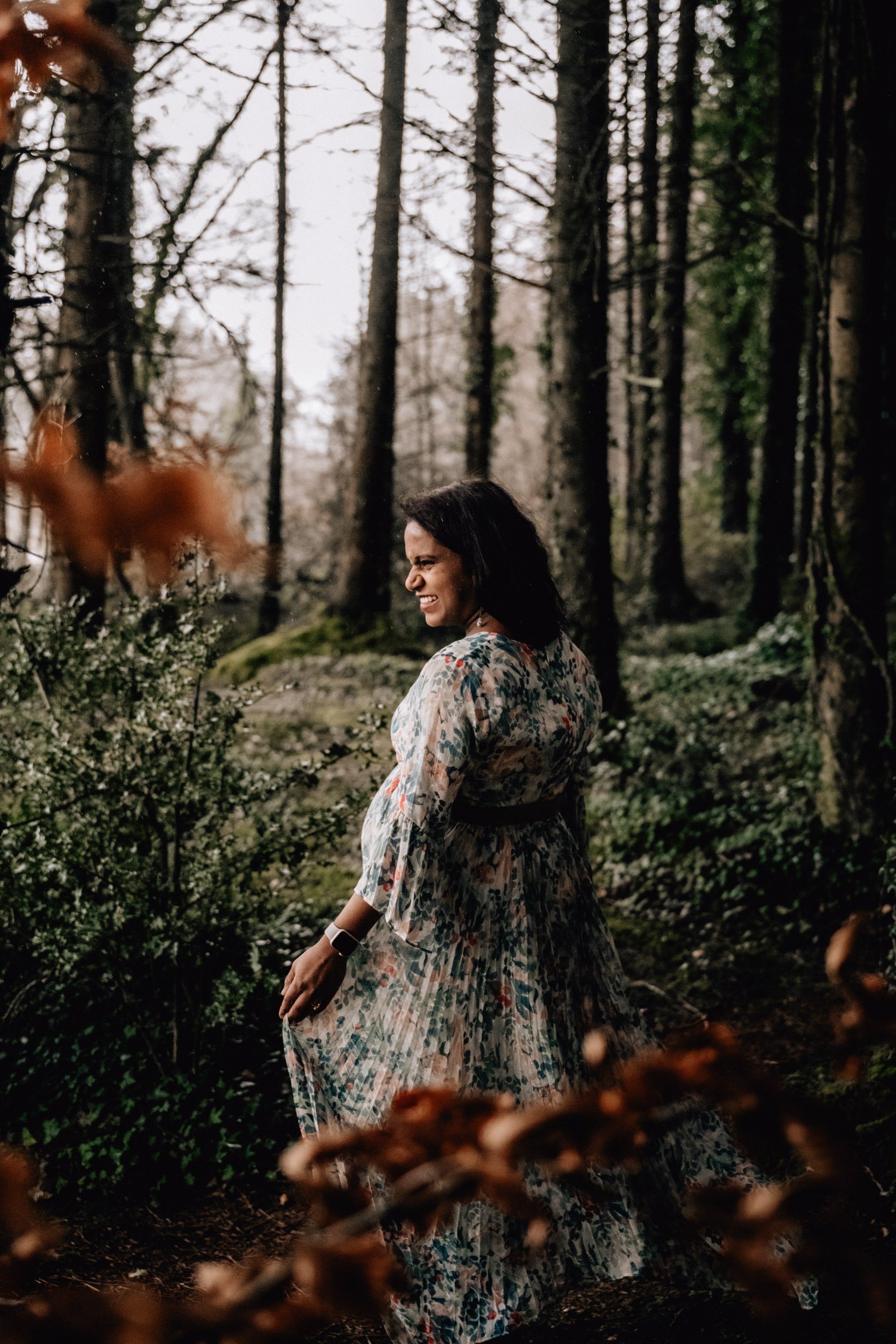 woods rainy maternity shoot cratloe woods ireland maternity photographer ireland