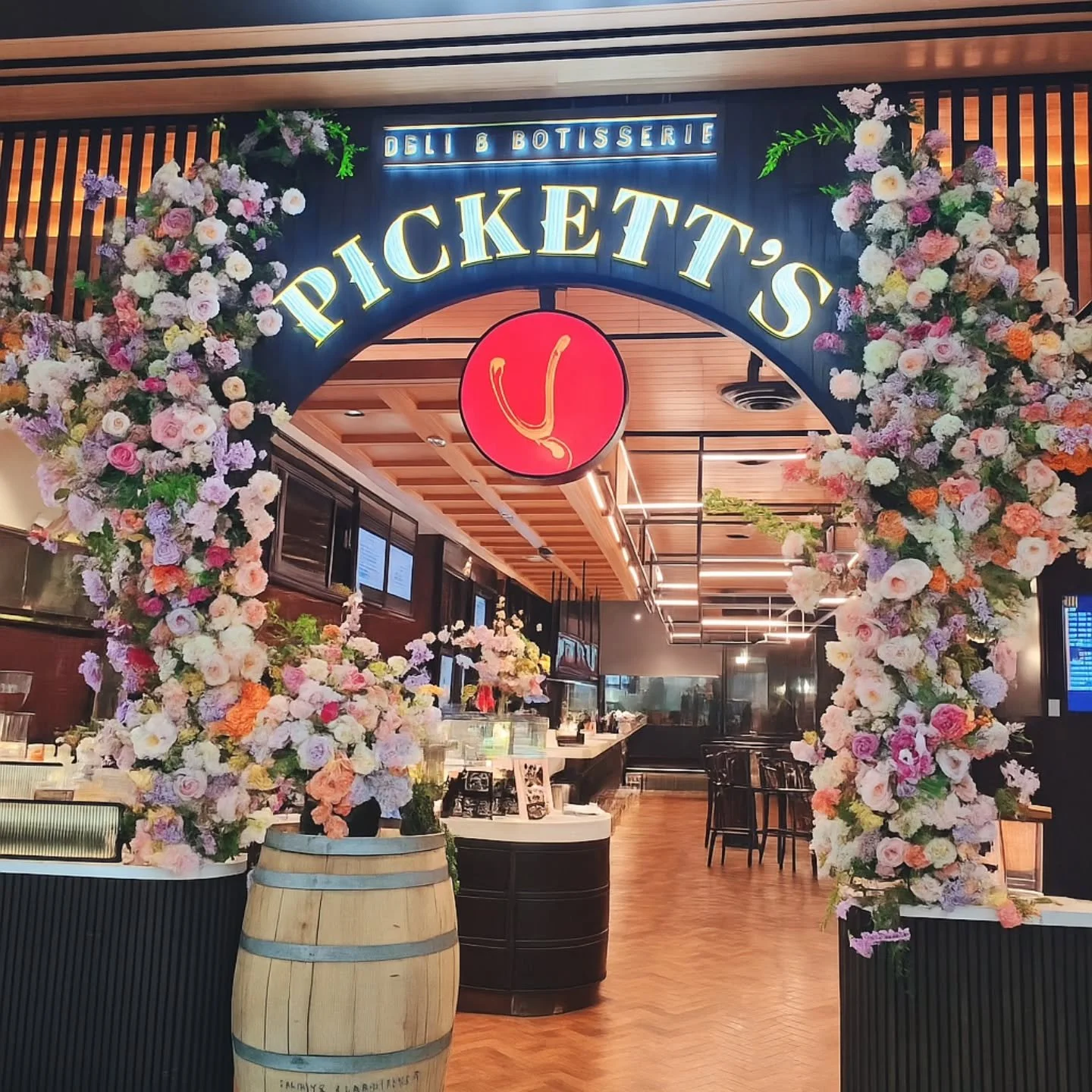 Spring Carnival vibes in full bloom 🌸✨
A vibrant floral arch bringing colour, joy, and celebration to @pickettsdeli — the perfect welcome to the season of racing, fashion, and festivities!
#SpringCarnival #MelbourneEvents #FloralInstallations