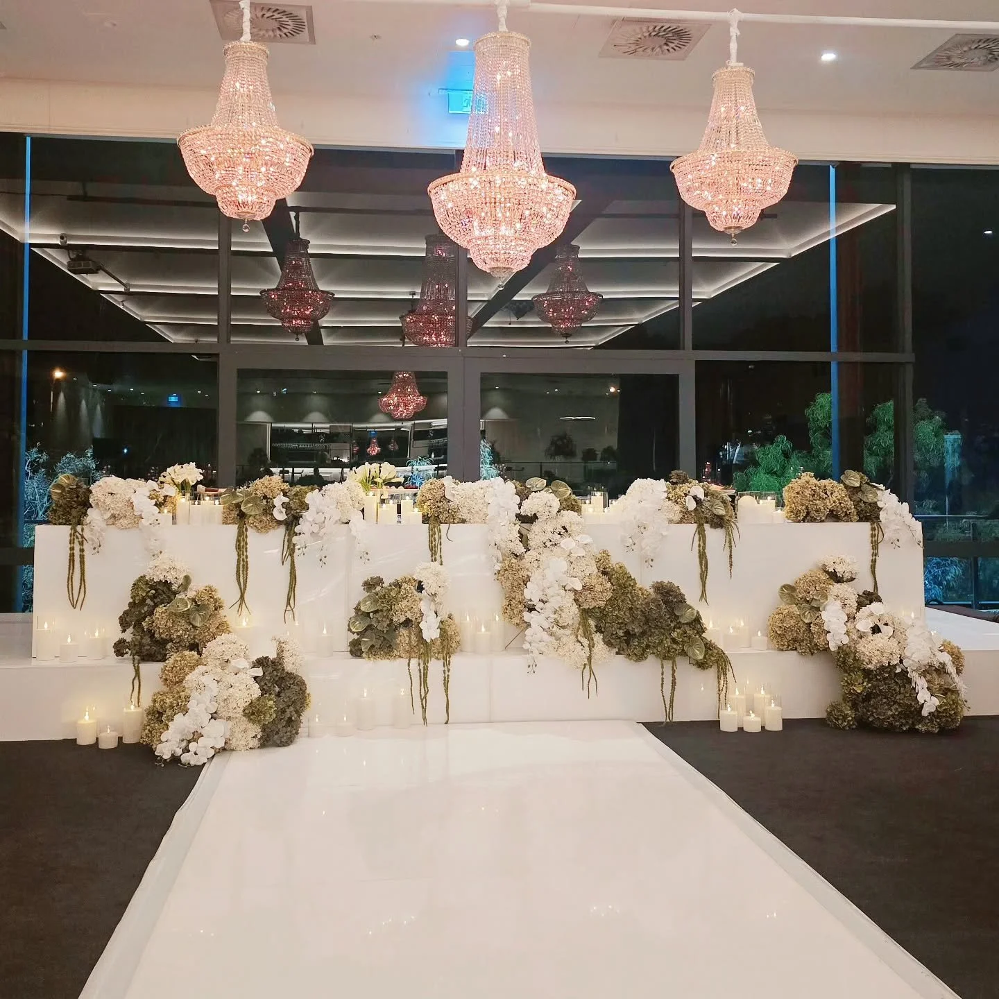 Green and white hydrangeas looking absolutely awesome, layered with a touch of calla lily, anthurium and cascading white orchids.
Soft candlelight, luxe textures and crisp white styling coming together for the perfect timeless wedding moment ✨

#Melb