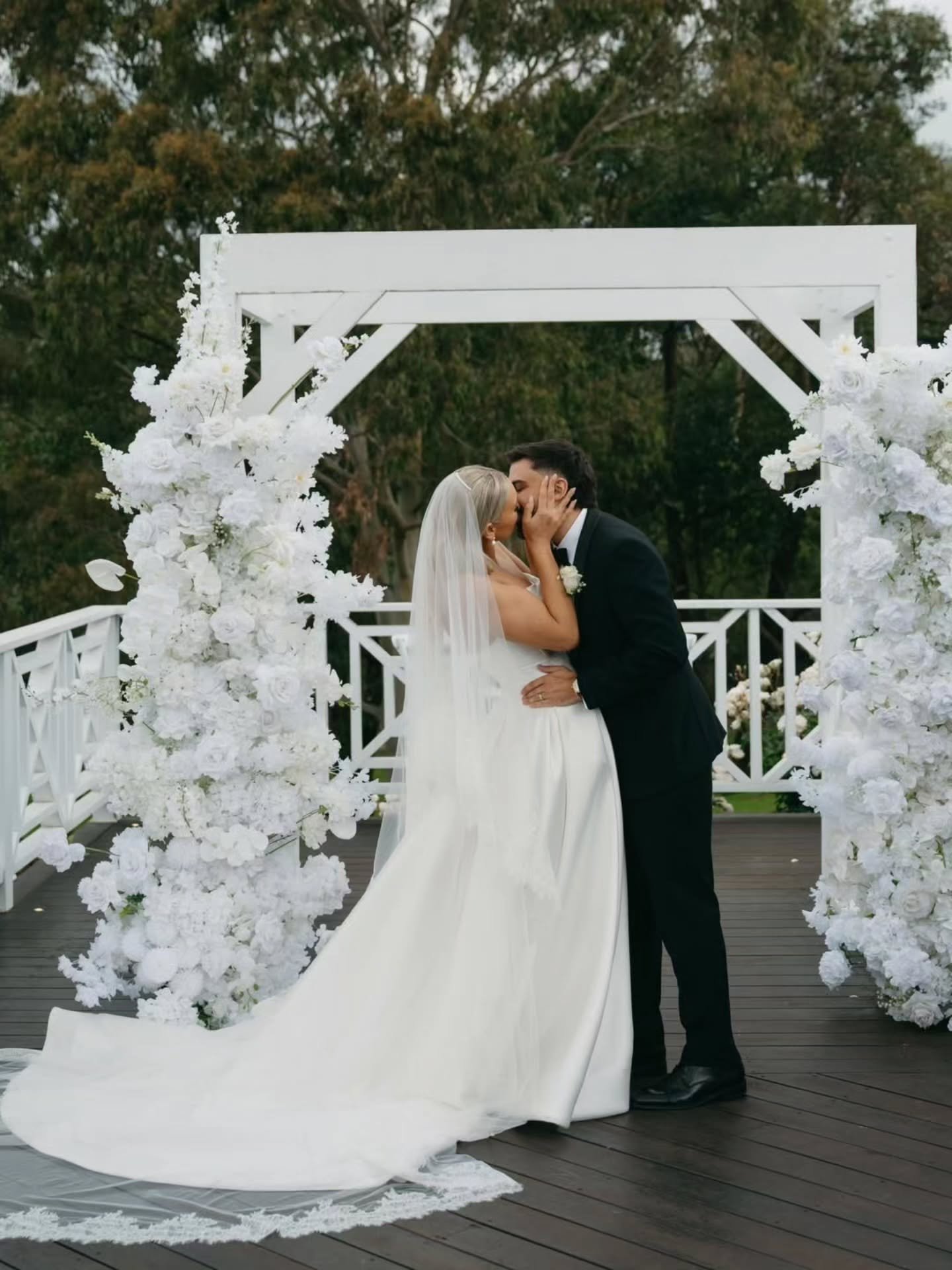 Repost from @singlesoulau
Olivia &amp; John 🫶🏽🫶🏽🫶🏽
Photo video @singlesoulau