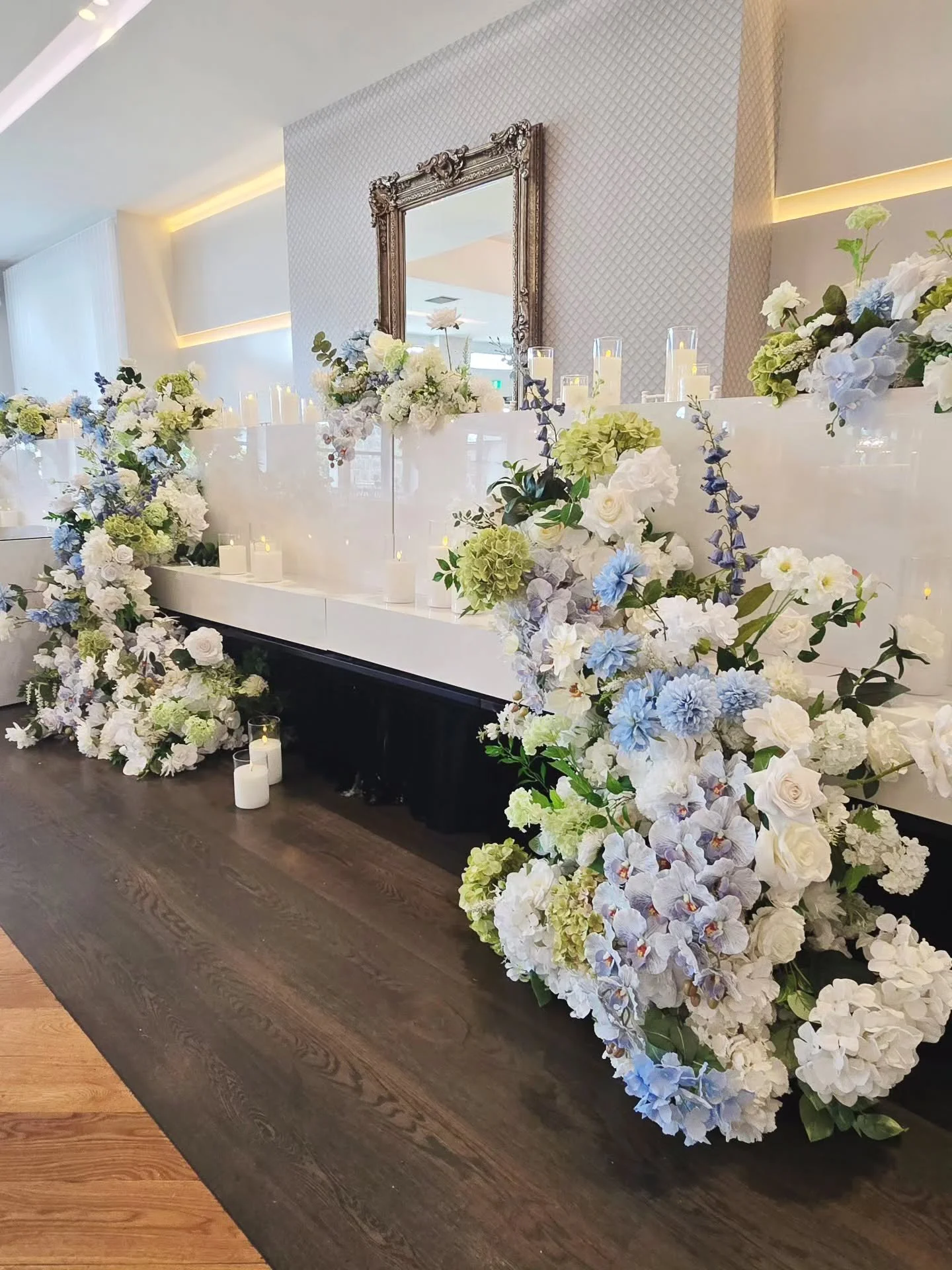 SS&amp;J&rsquo;s Wedding 💙💚

Modern blue, green and ivory colour palette.
The layered arrangements and candlelight added depth and warmth to this beautiful reception space.

Venue: Meadowbank Estate

#melbournewedding #melbourneweddingstylist #melb