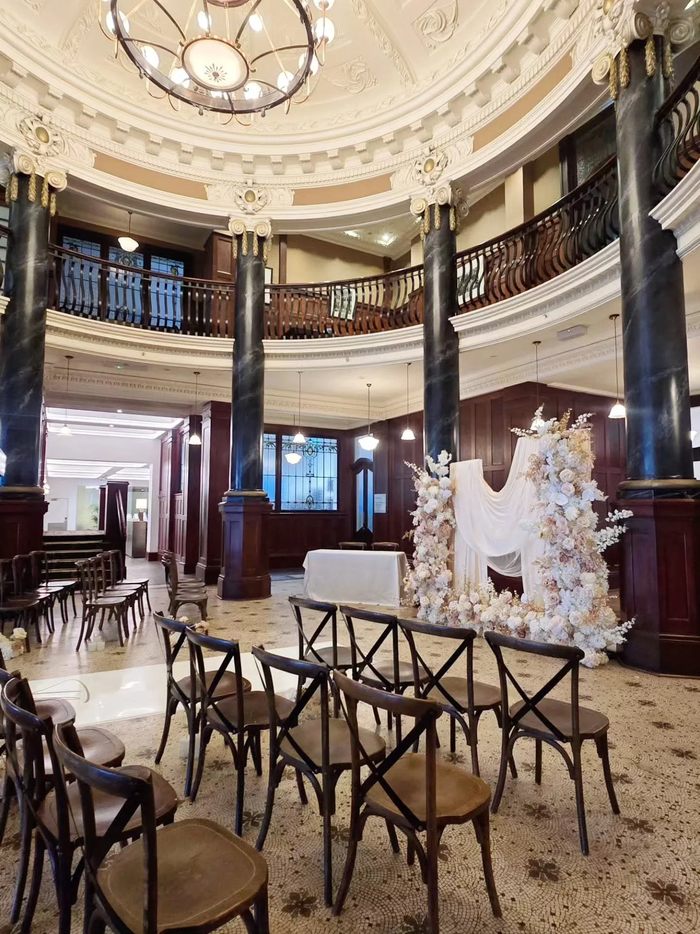 ✨ Champagne Gold Romance at a Historic Melbourne Venue ✨

Soft champagne gold florals frame the ceremony backdrop, paired with flowing ivory draping and a personalised white acrylic walkway leading down the aisle.

Elegant, warm and romantic &mdash; 