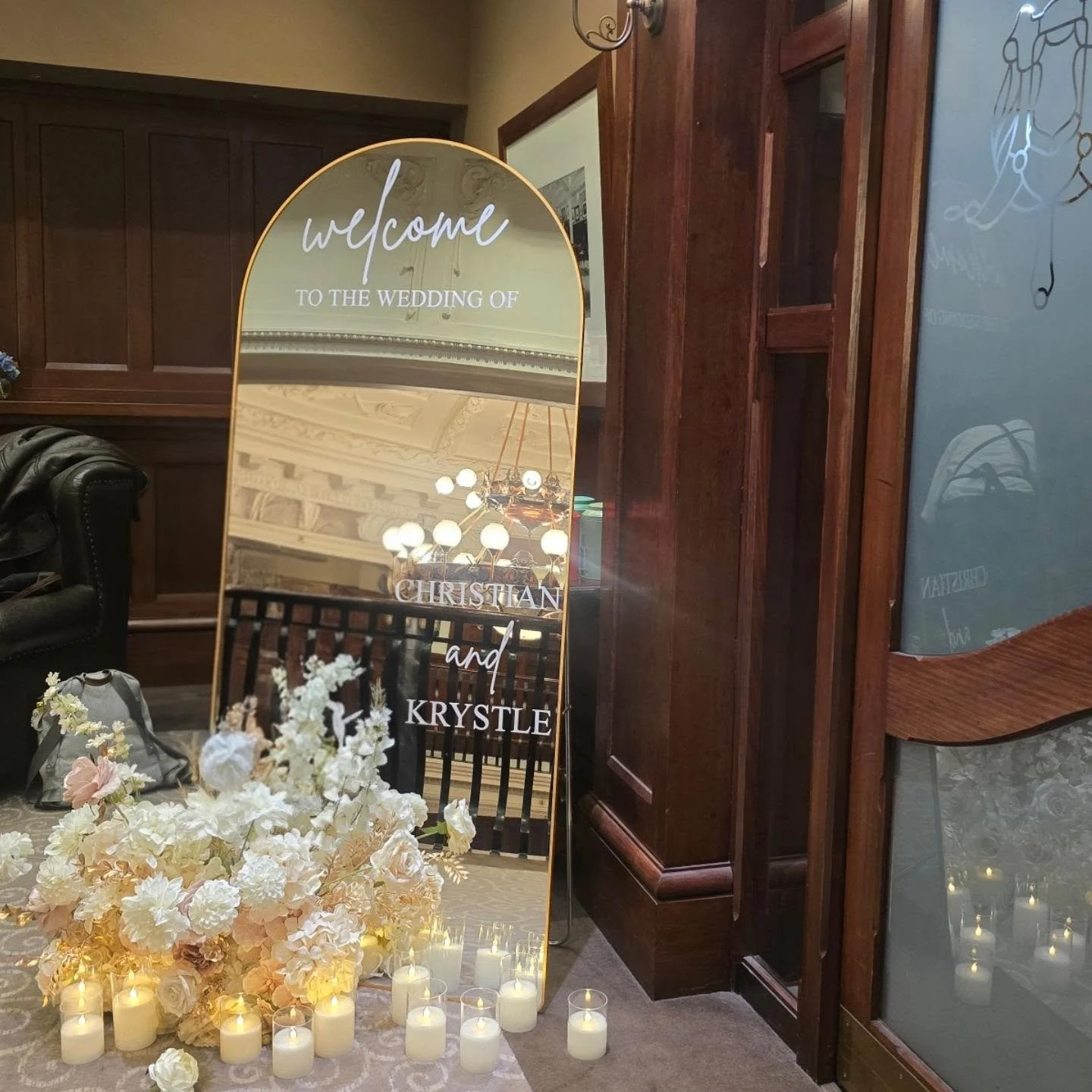 ✨ Champagne Gold Romance at a Historic Melbourne Venue ✨

Soft champagne gold florals frame the ceremony backdrop, paired with flowing ivory draping and a personalised white acrylic walkway leading down the aisle.

Elegant, warm and romantic &mdash; 