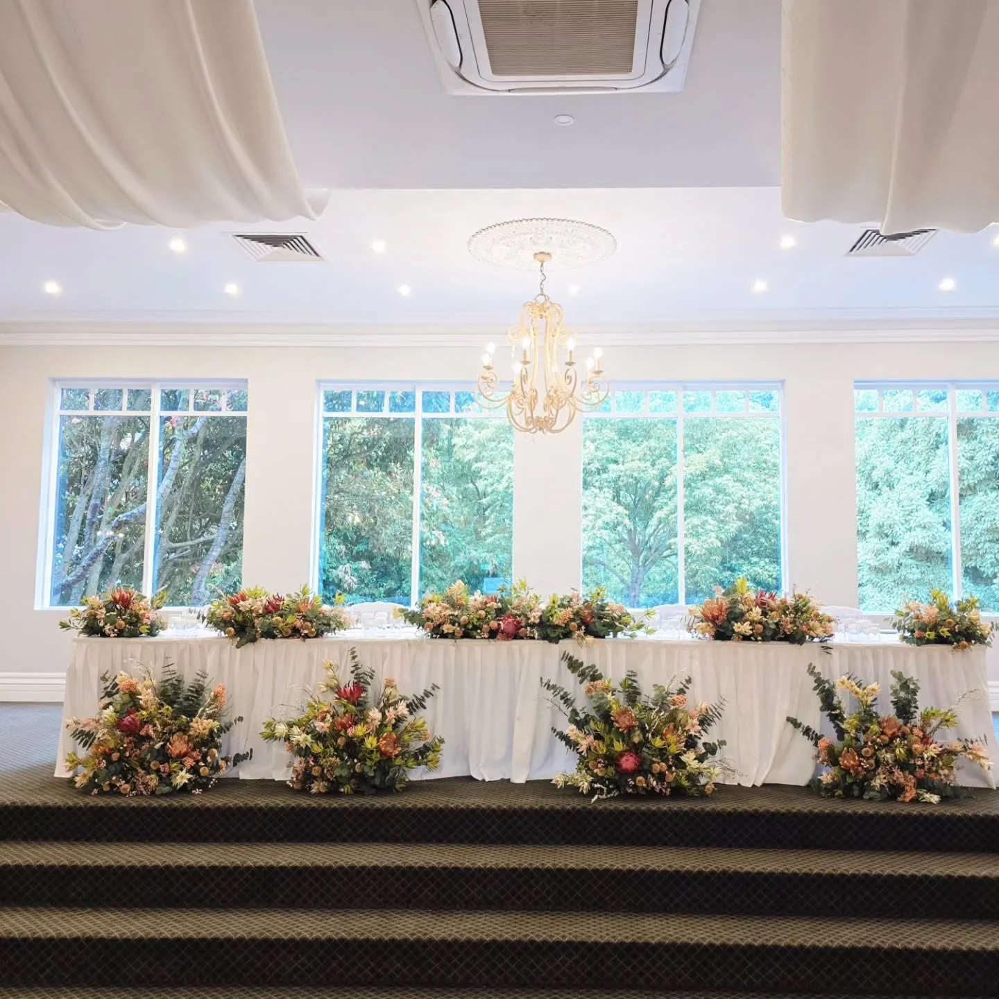 Obsessed with this blushing native floral arrangement for A&amp;J's wedding! So many people couldn't believe they were actually fake. 🌸🌿✨ #wedding #flowers #florals #nativeweddingaustralia #nativeweddingmelbourne

@tatra_receptions
