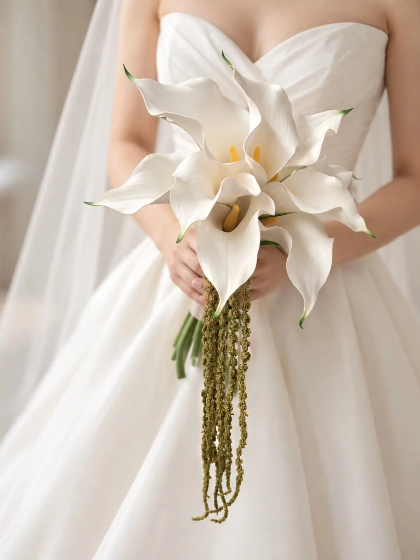 💐 Bridal bouquets 💐 beautifully handcrafted by our Angels team✨

#AngelsFloralEvent #ArtificialWeddingBouquets
#brideflowers #weddingfloristmelbourne