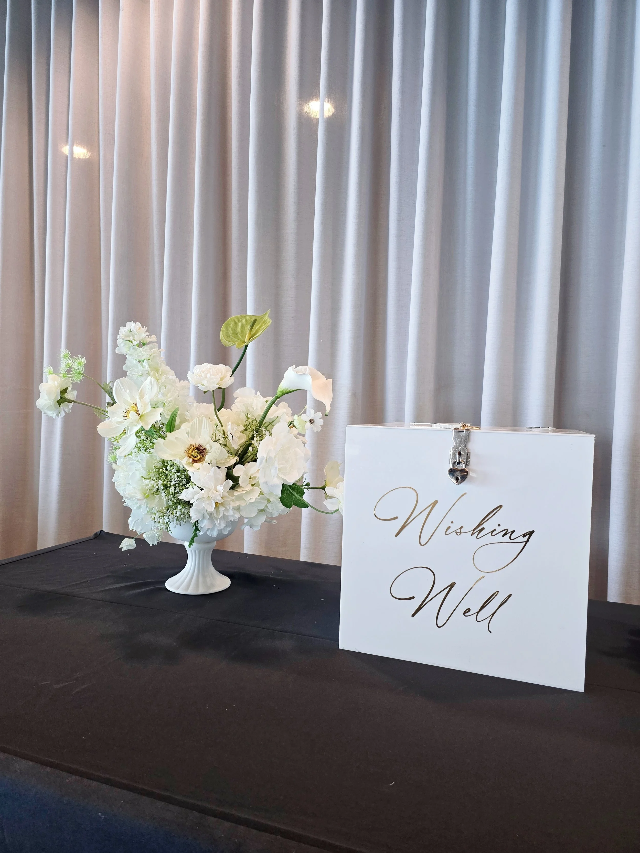 White acrylic wishing well (gold decal)