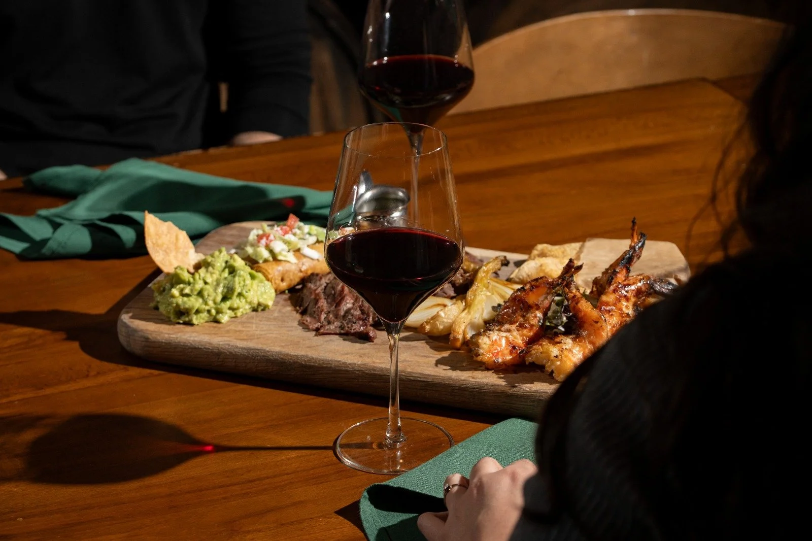 cuishe meat plate and red wine