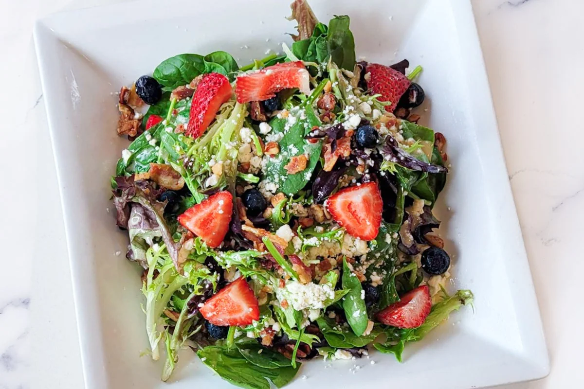 -Salads-OLO-WEB-StrawberrySpinachSalad.jpg