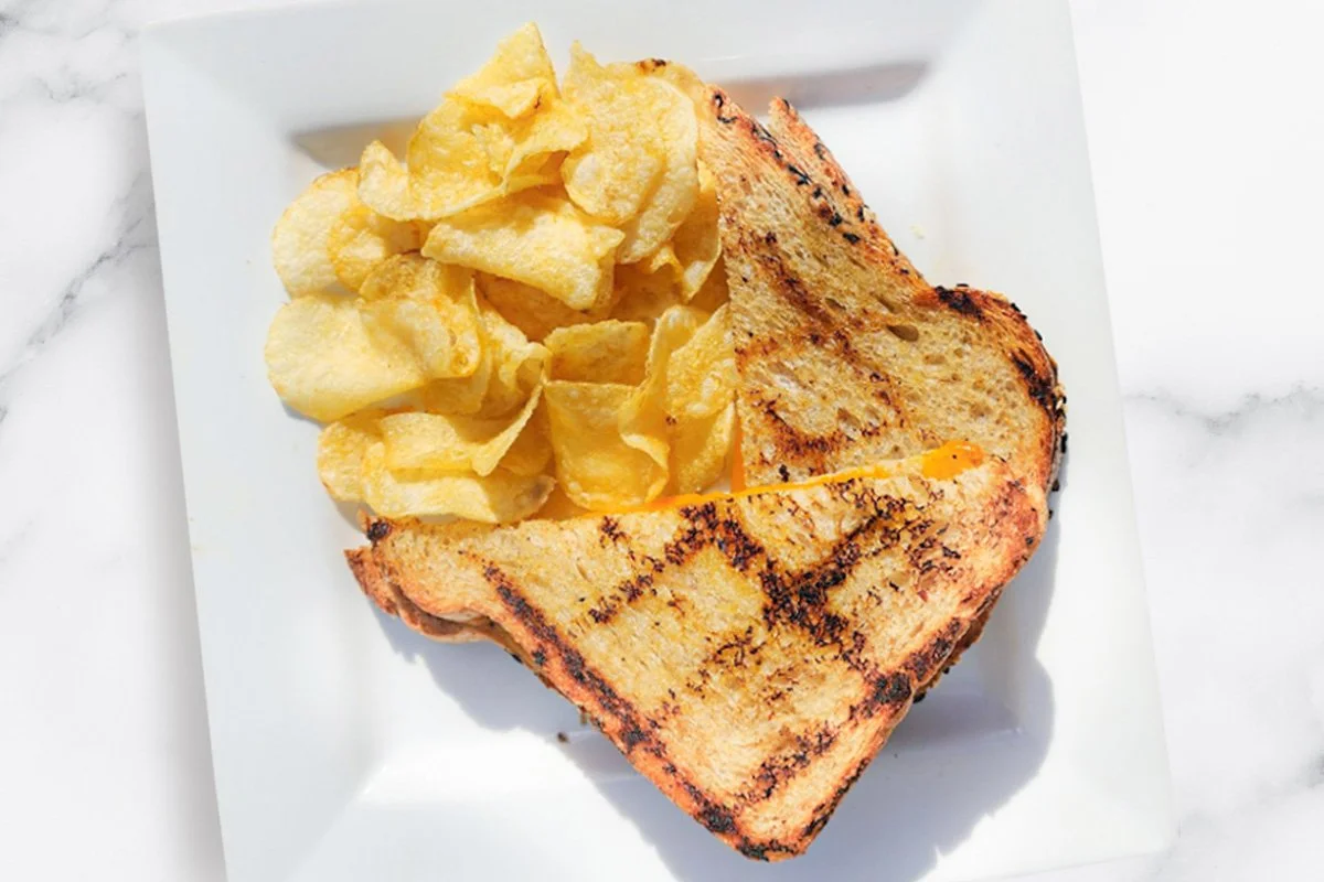 KidsMeals2024_GrilledCheese.jpg