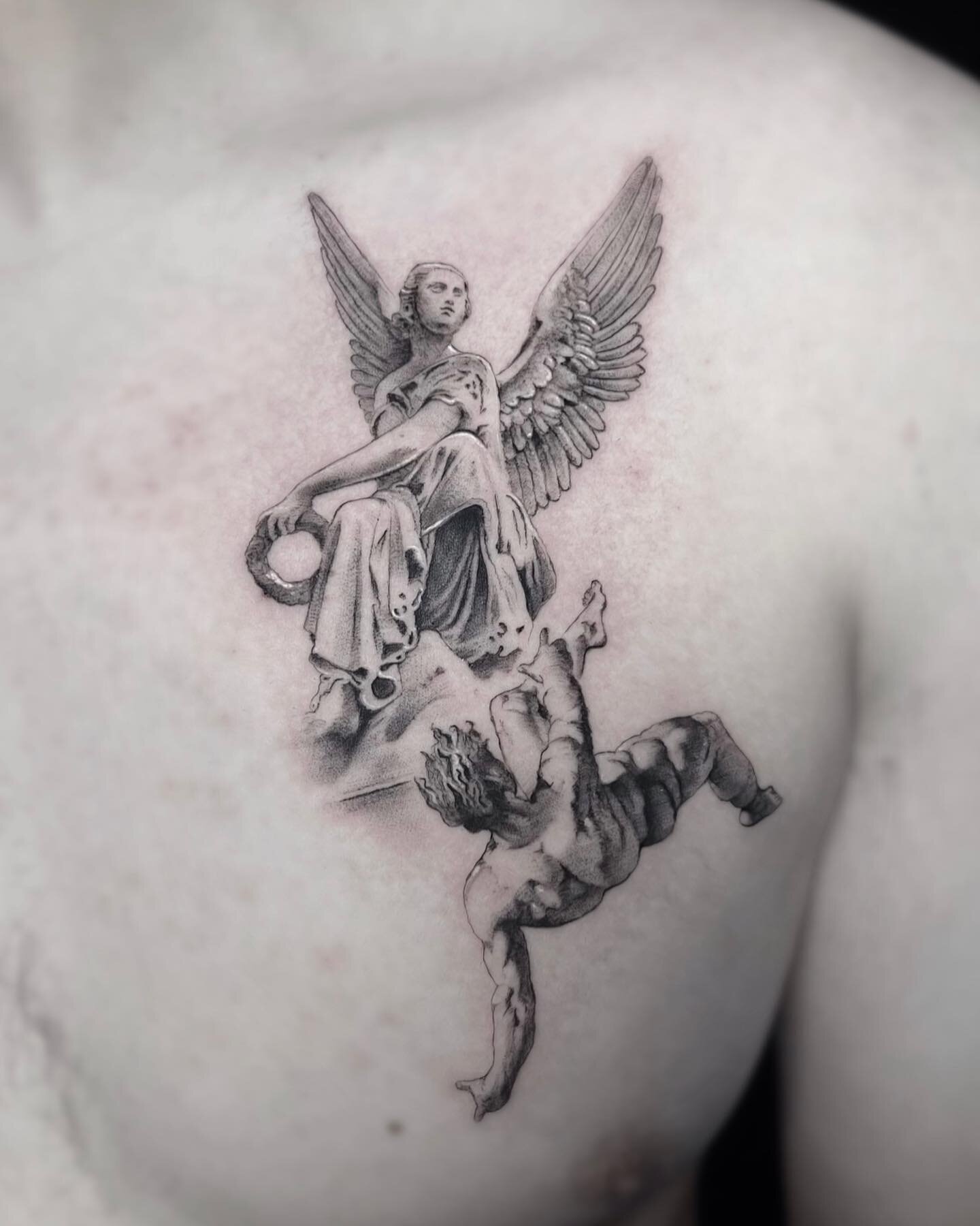 The fall of Icarus
.
For booking please visit
Codeydoran.com or email
Booking@codeydoran.com
.
Done with @emalla.official 
#thefalloficarus
#thefalloficarustattoo 
#emallacartridges