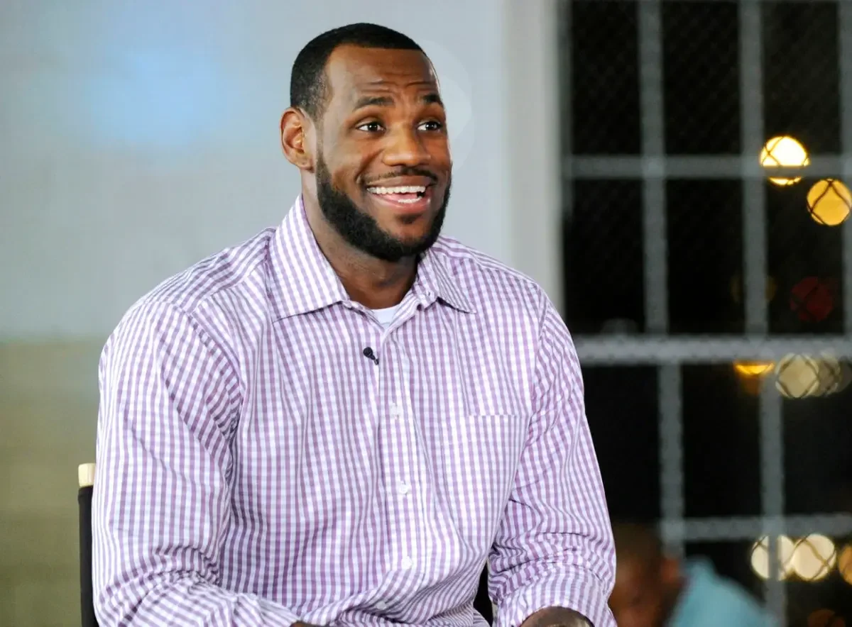 203 – The Surprising Benefit of Emotional Self-Distancing