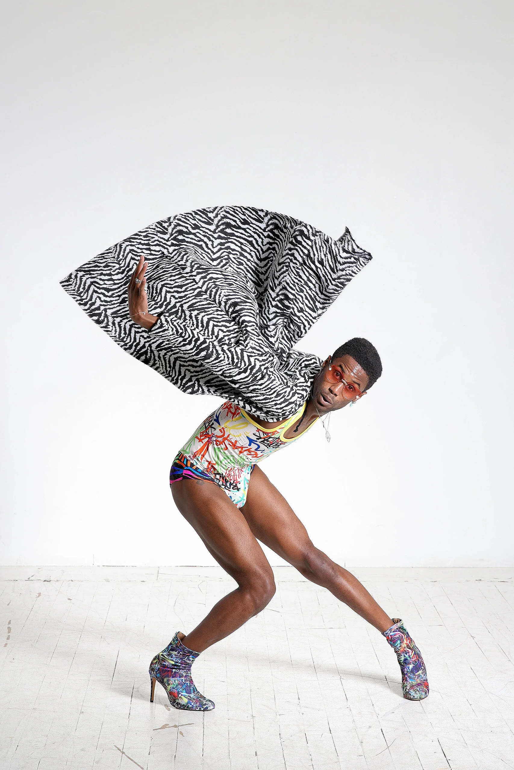 MARCUS 'ZEBRA' SMITH (Guest Writer) - Ein Hanes Ni / The History of US