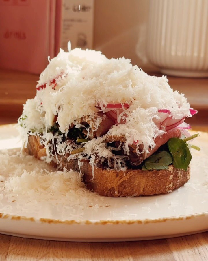 This one deserves your full attention 👀

✨ This week on &pound;10 Tuesday: 

The Beef Open with a twist 🥩
Sirloin Beef, Red Onion Chutney, Watercress, Pickled Red Onion, Blue Cheese Mayonnaise, Parmesan, Toasted Sourdough.

It&rsquo;s yours to try 